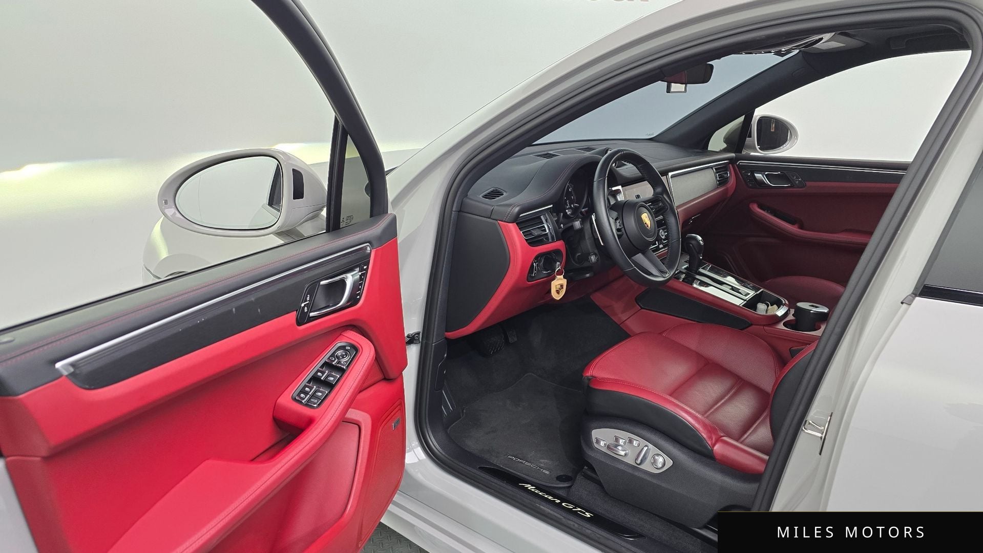 Porsche Macan 2022 — миниатюра 10