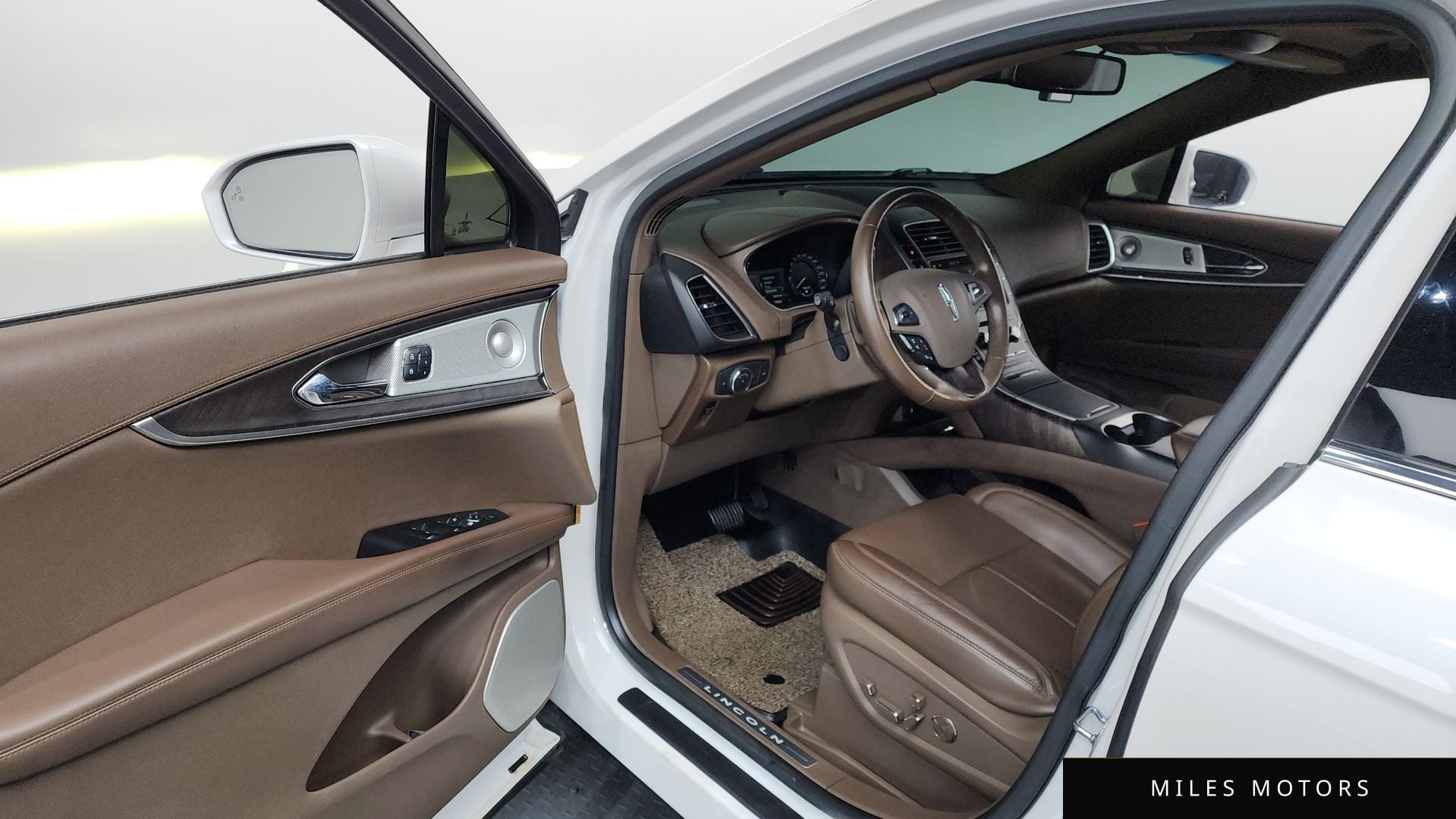 Lincoln MKX 2017 — миниатюра 10