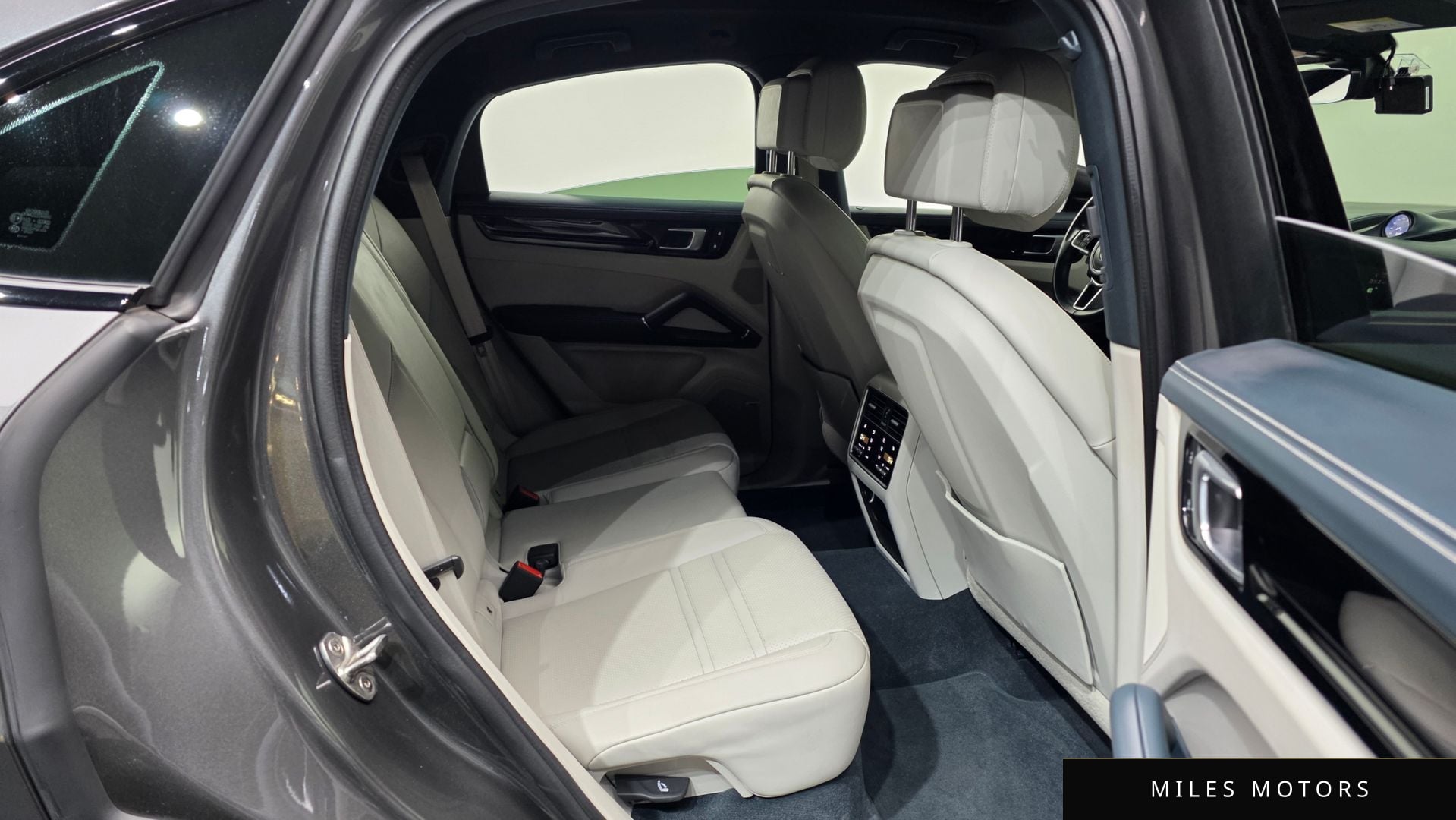 Porsche 카이엔 (PO536) 2022 — миниатюра 12