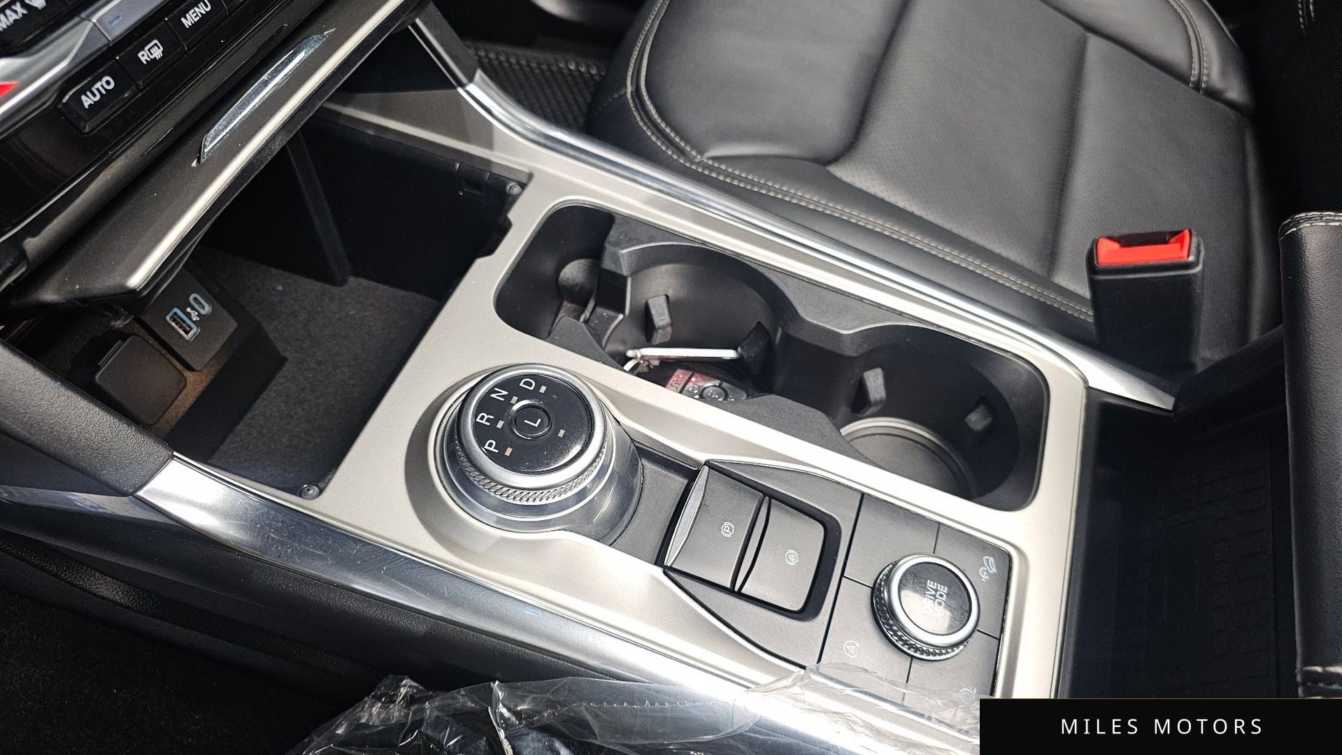 Ford Explorer 2021 — миниатюра 9