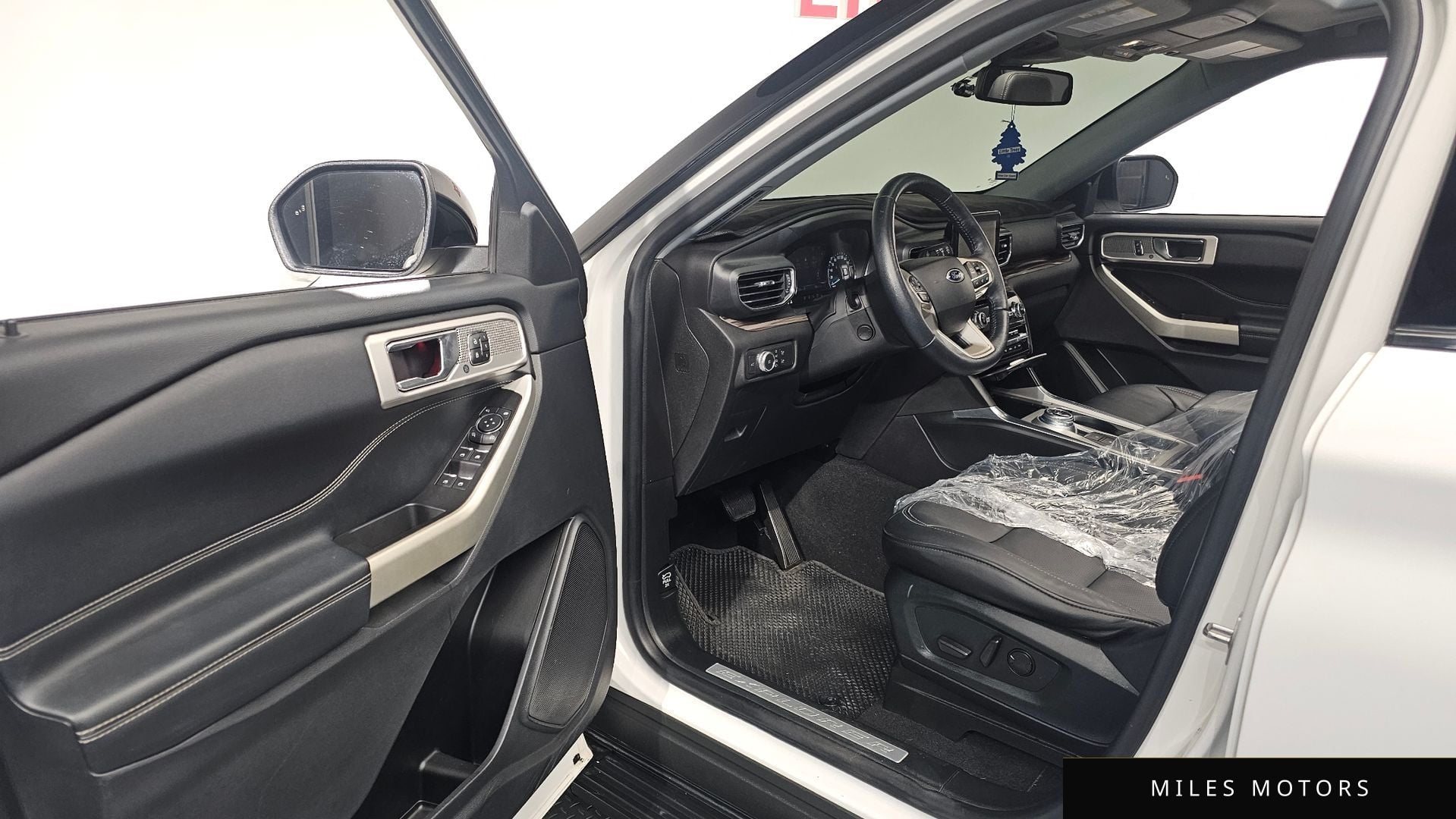 Ford Explorer 2021 — миниатюра 10