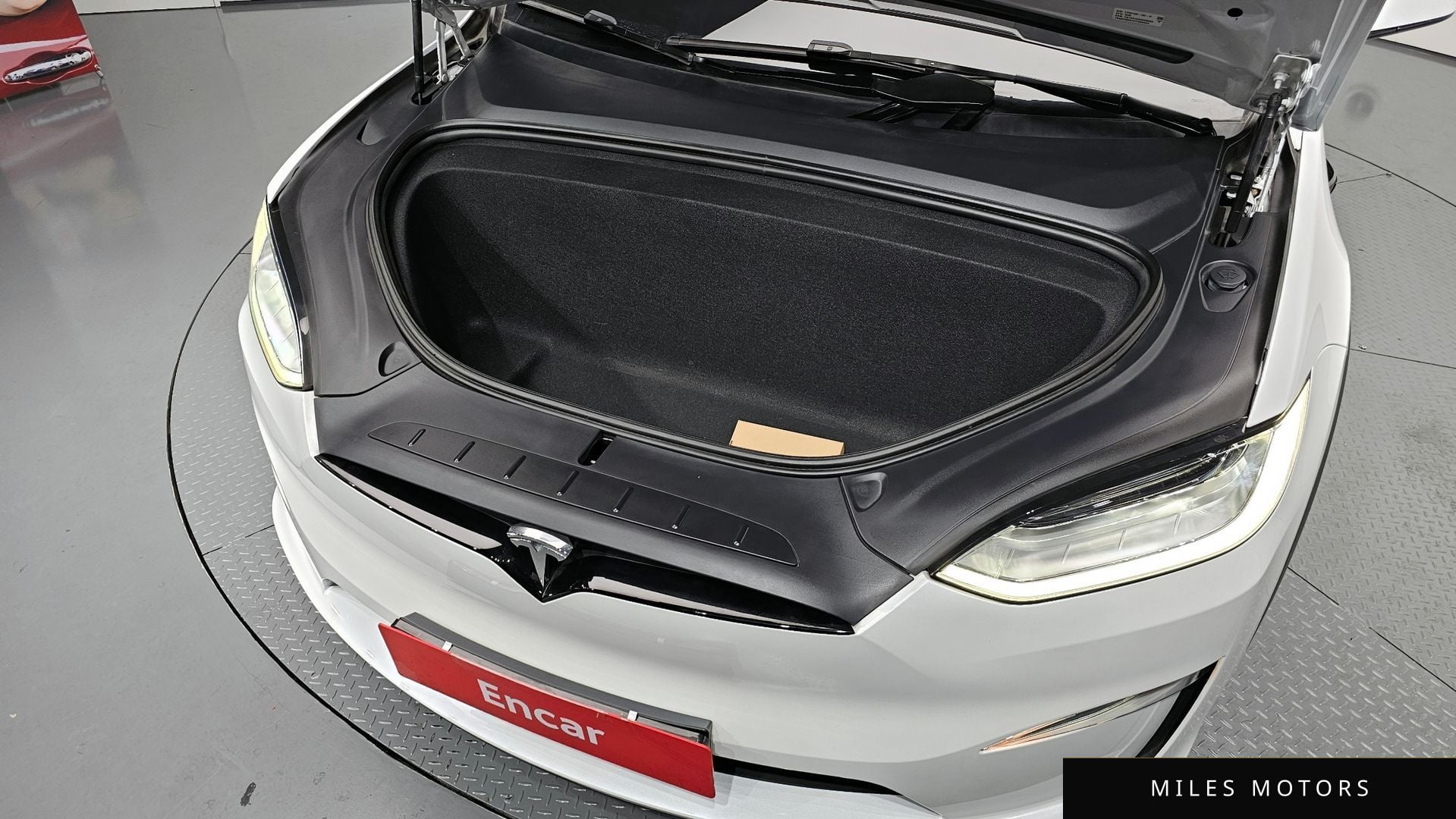 Tesla Model X 2023 — миниатюра 6