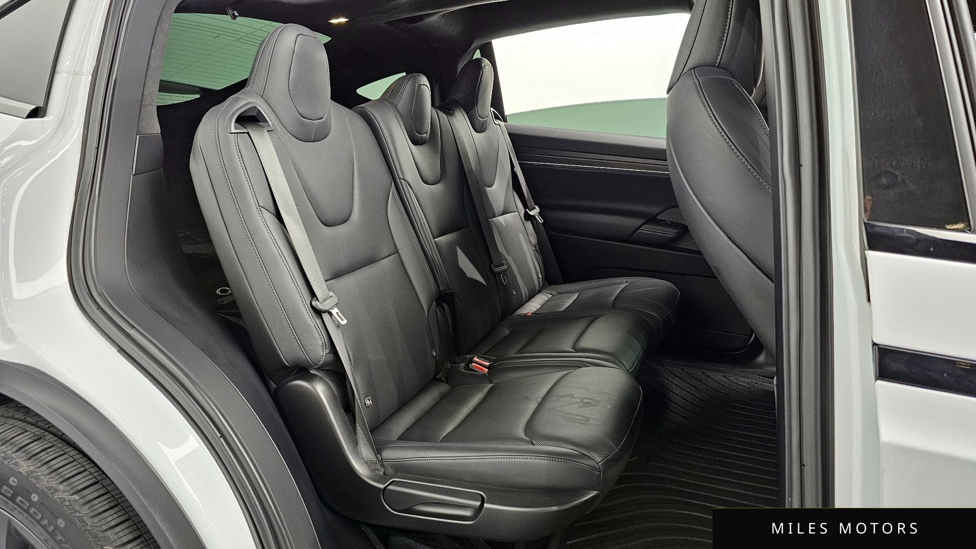 Tesla Model X 2023 — миниатюра 12
