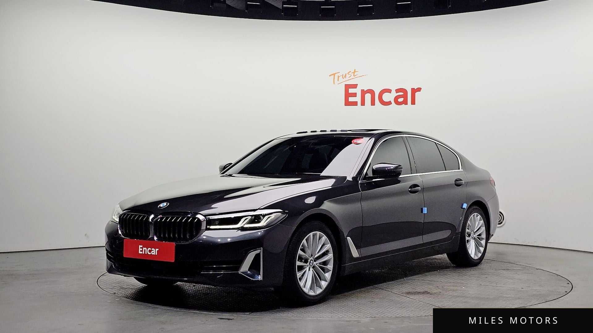 BMW 5 Series (G30) 2021 — фото 1 из 12