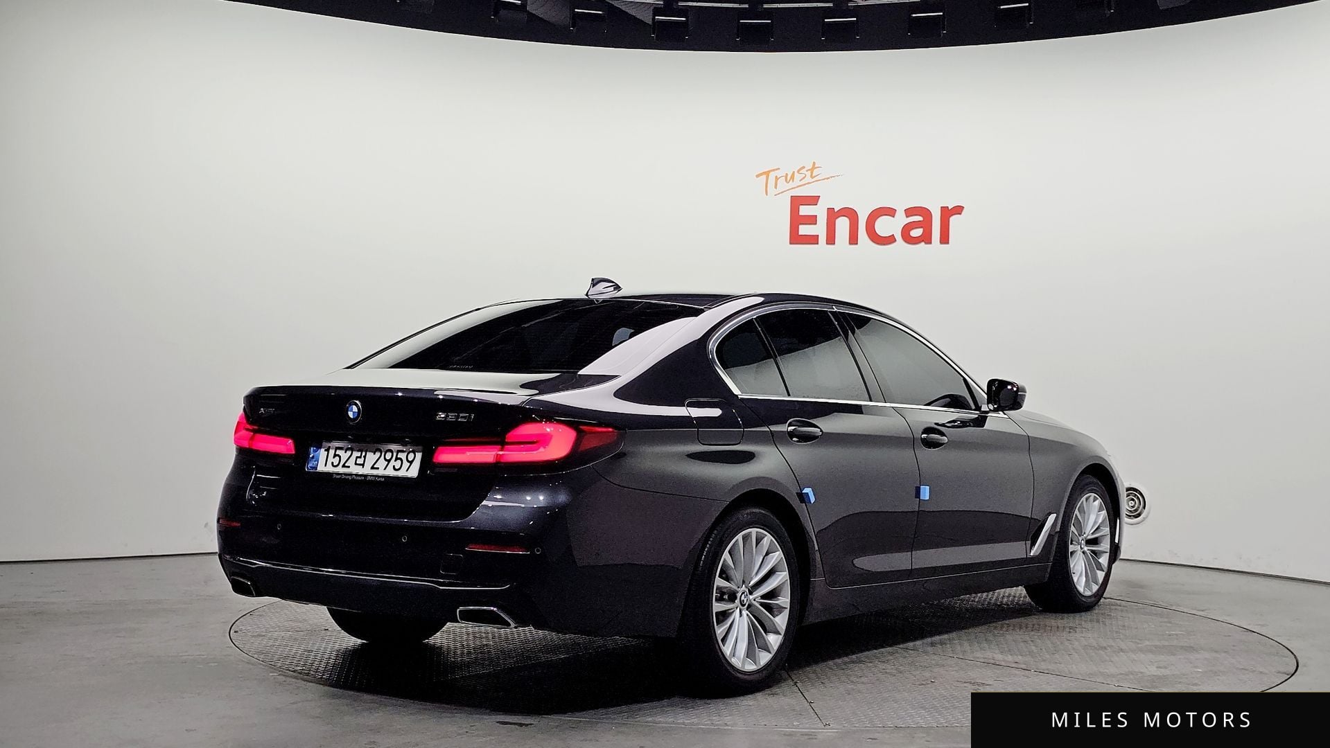BMW 5 Series (G30) 2021 — миниатюра 2