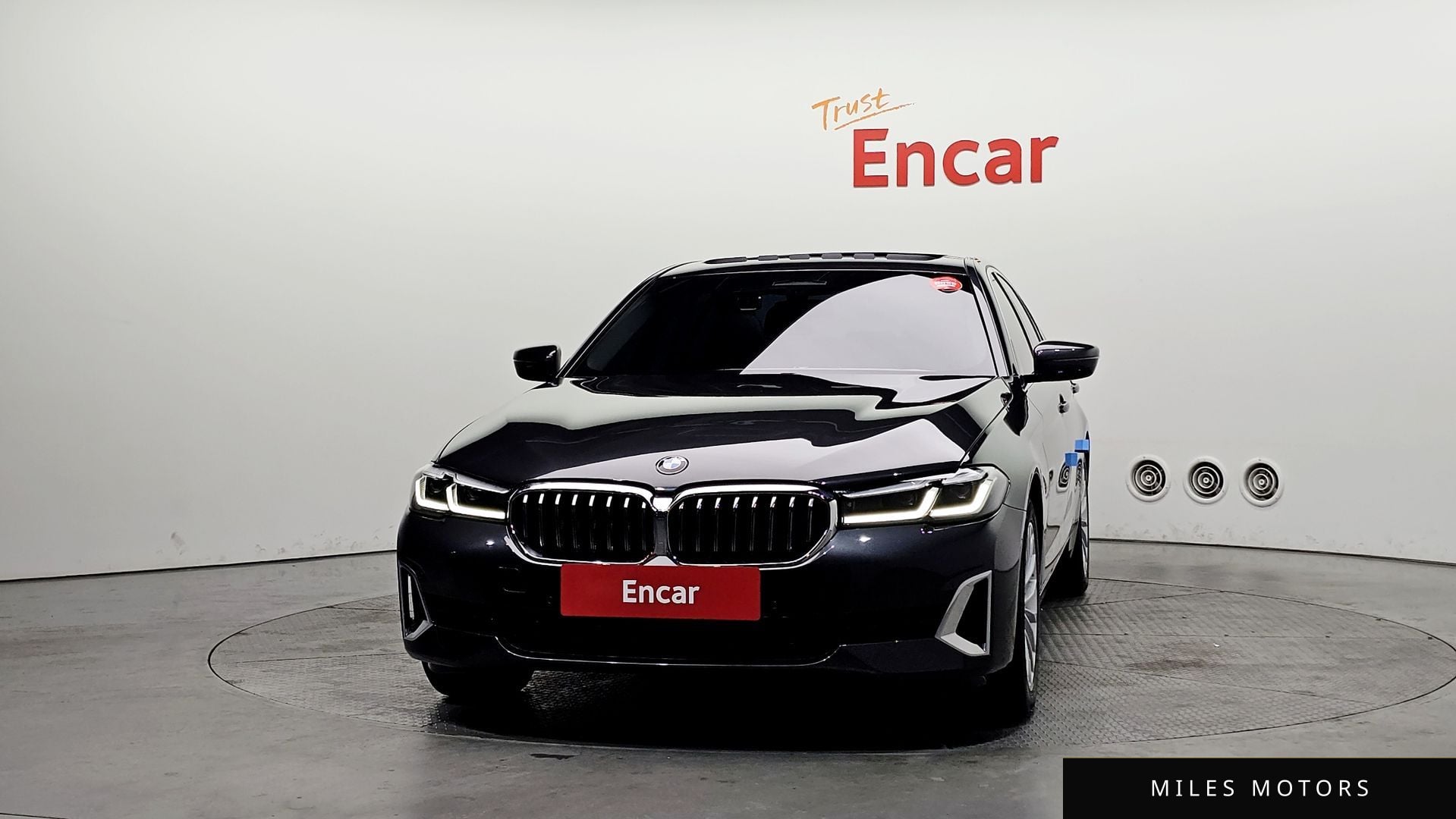 BMW 5 Series (G30) 2021 — миниатюра 3