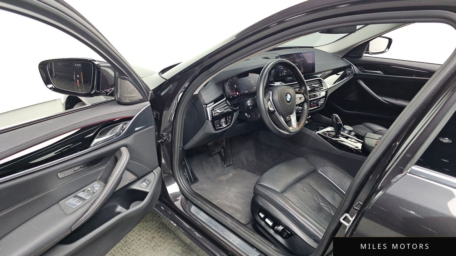 BMW 5 Series (G30) 2021 — миниатюра 10
