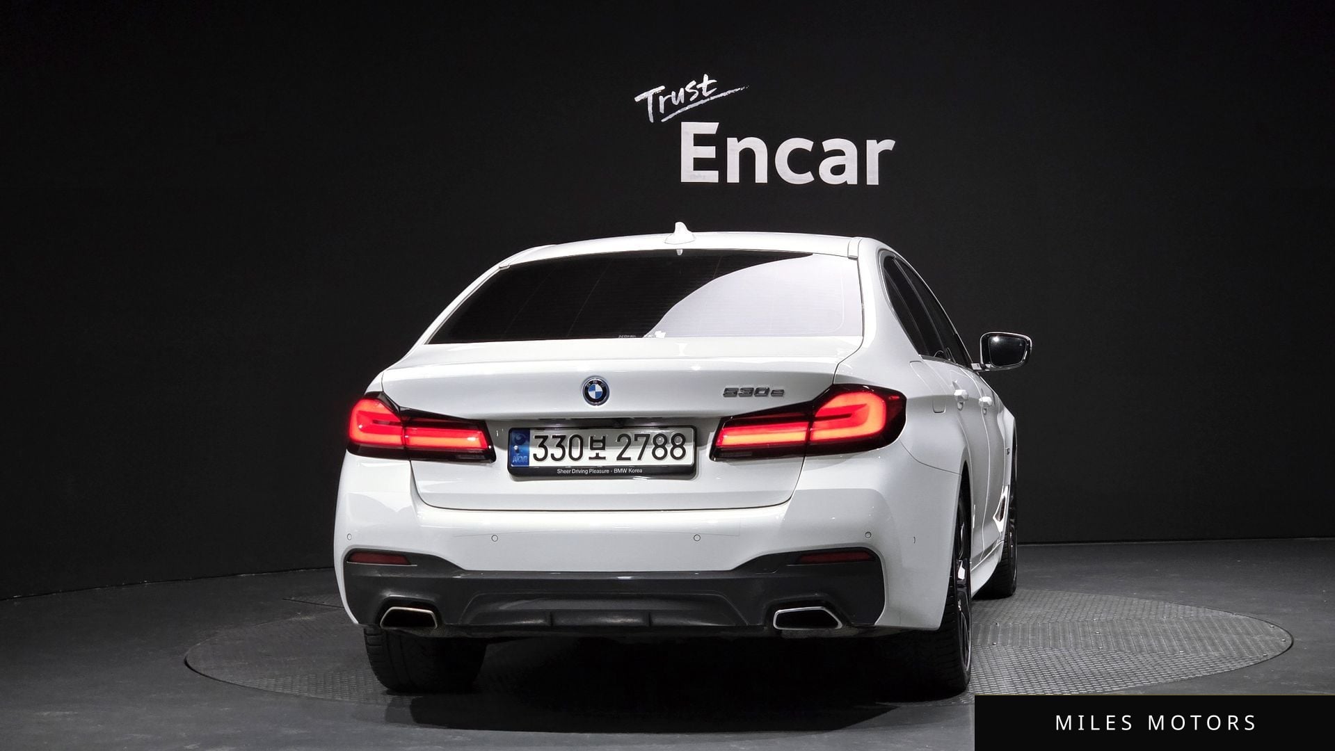 BMW 5 Series (G30) 2022 — миниатюра 4