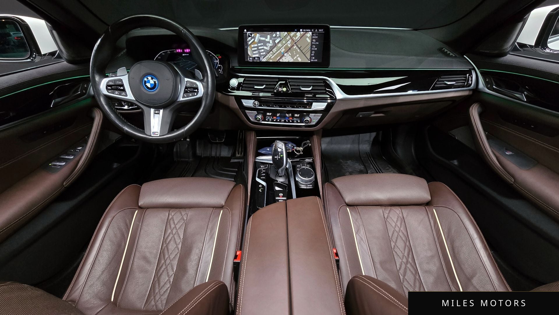 BMW 5 Series (G30) 2022 — миниатюра 7