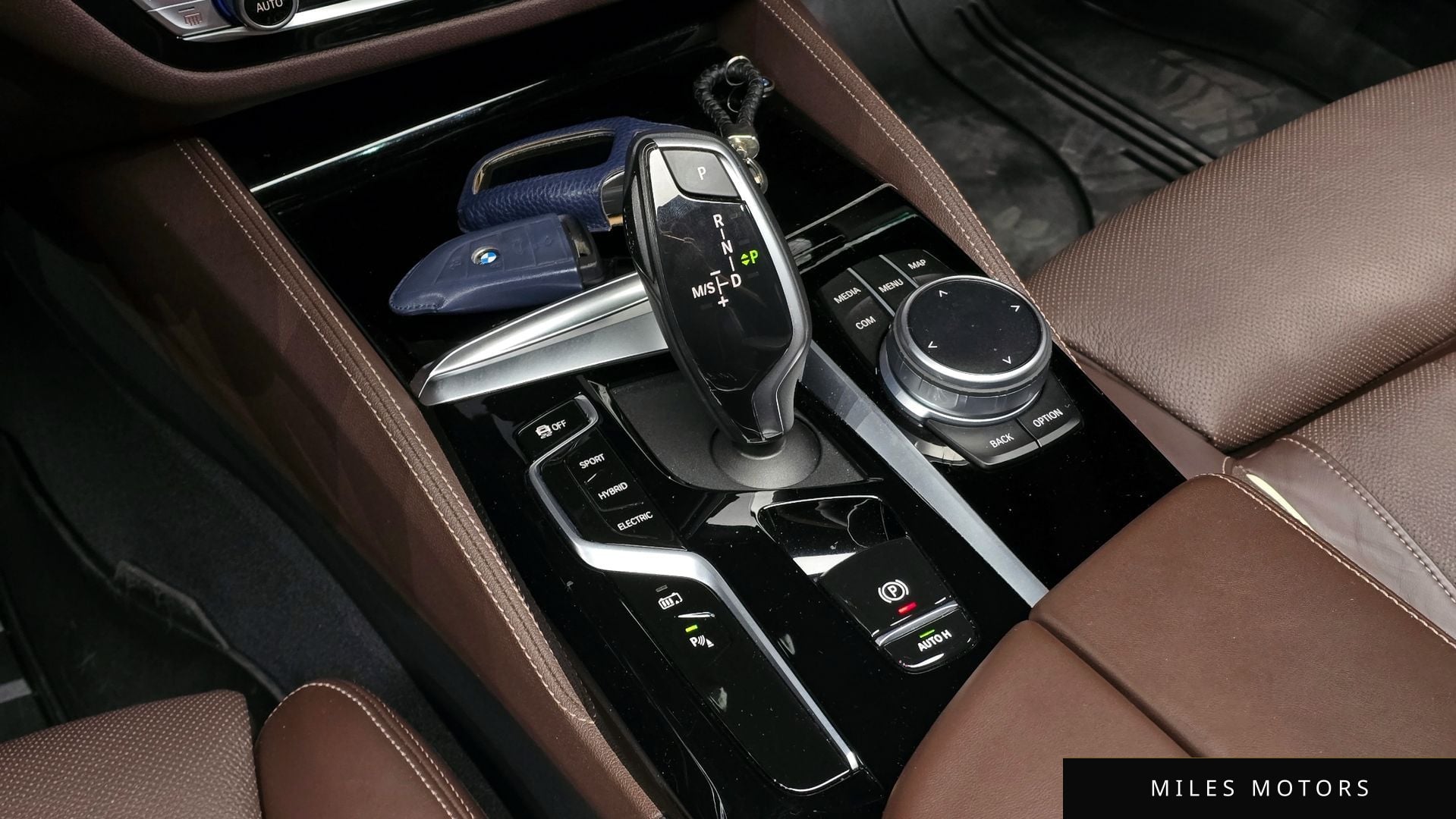 BMW 5 Series (G30) 2022 — миниатюра 9