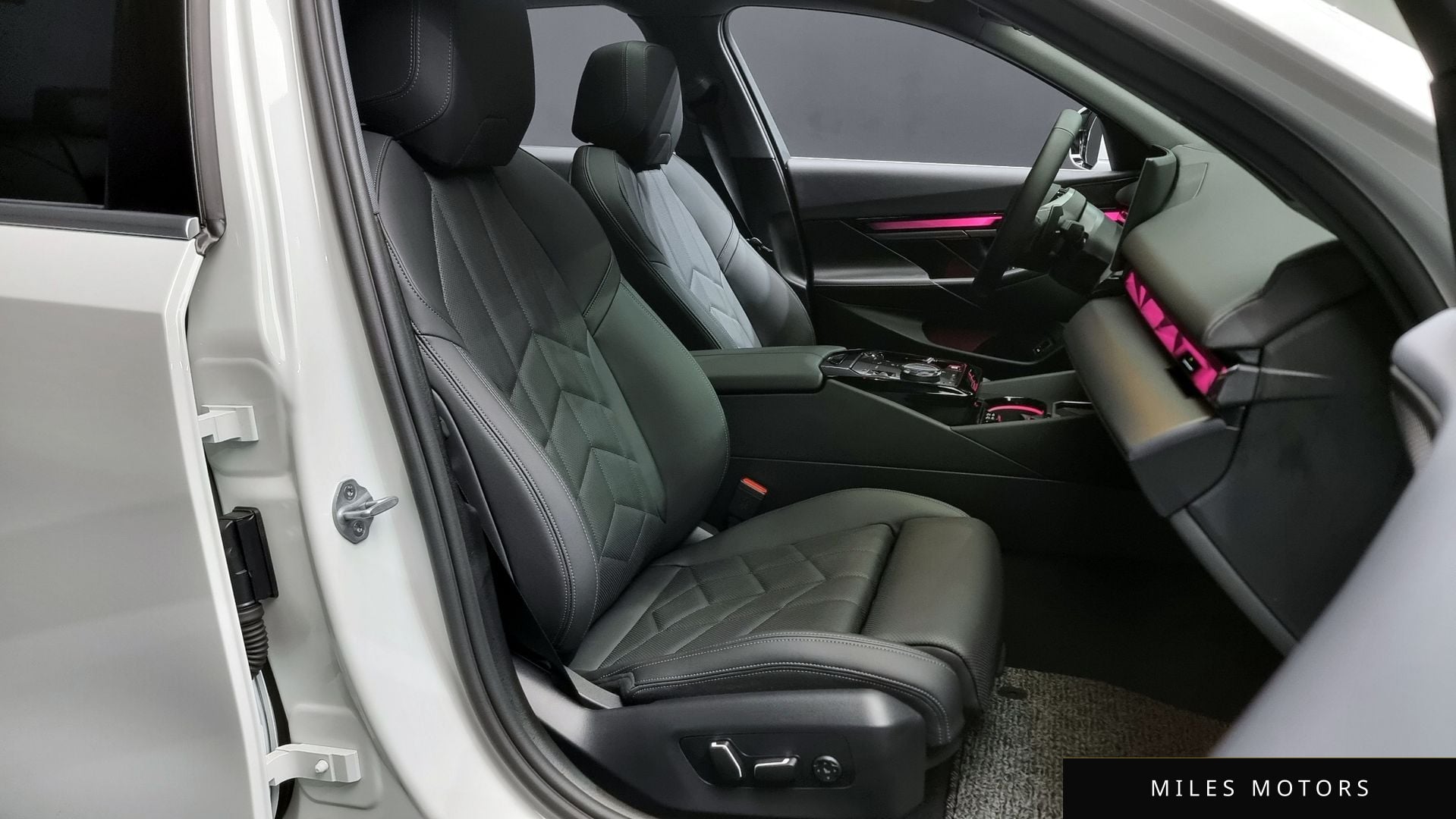 BMW 5시리즈 (G60) 2025 — миниатюра 10