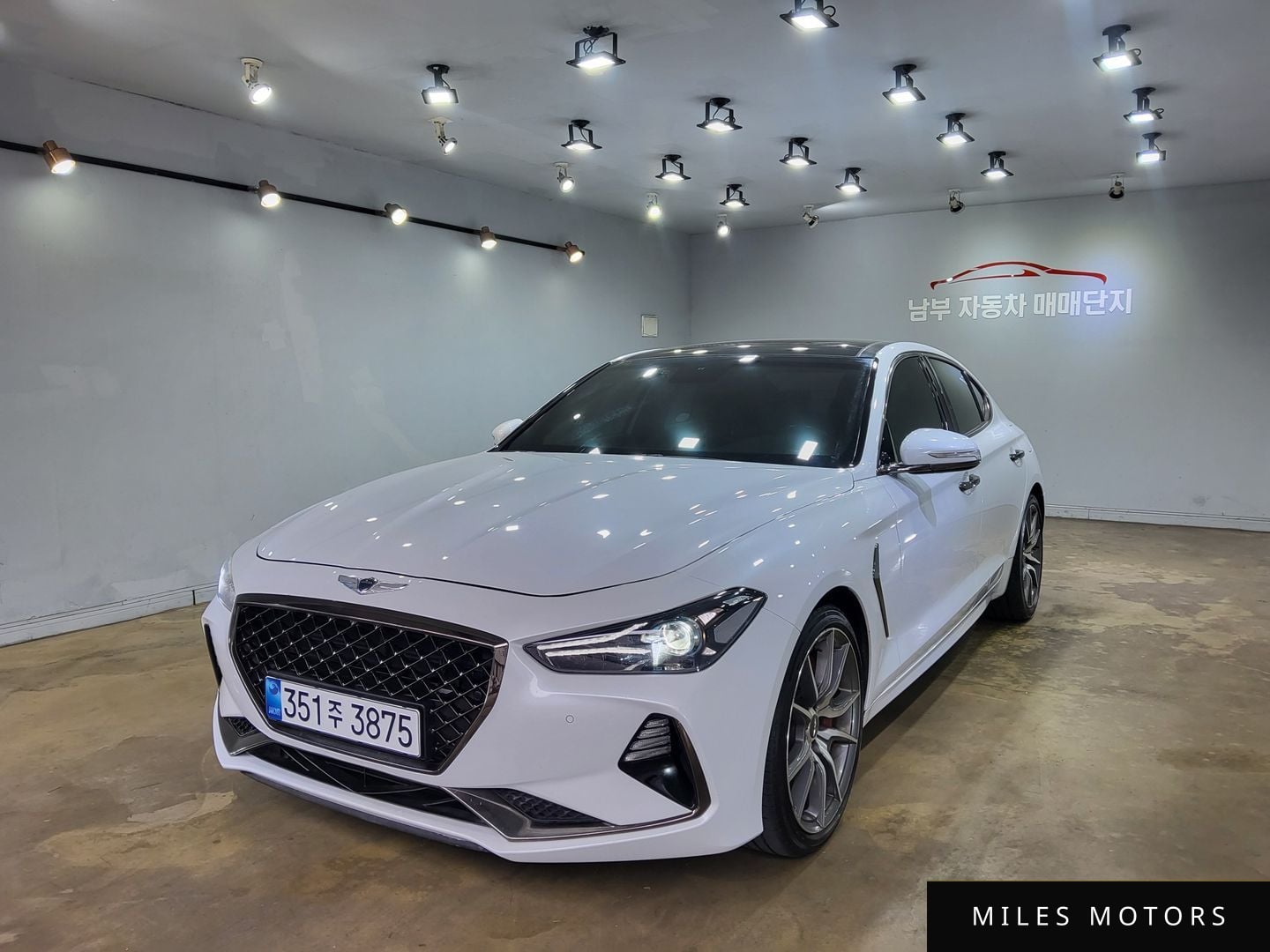 Genesis G70 2018 — фото 1 из 12