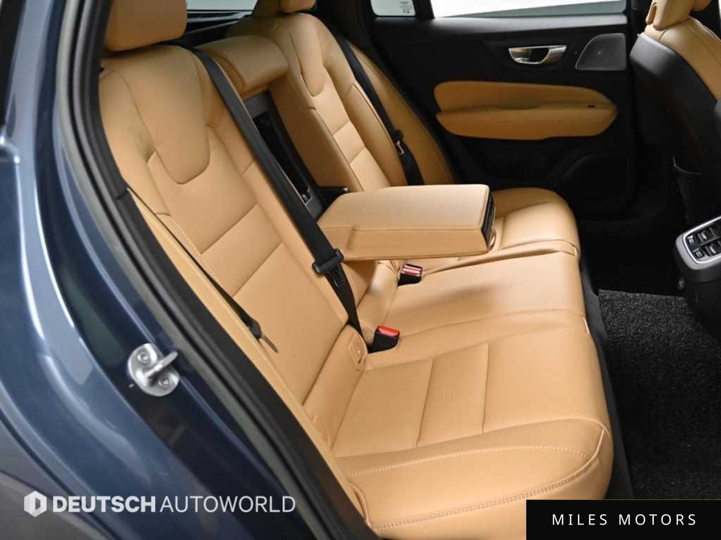 Volvo V60 2023 — миниатюра 12