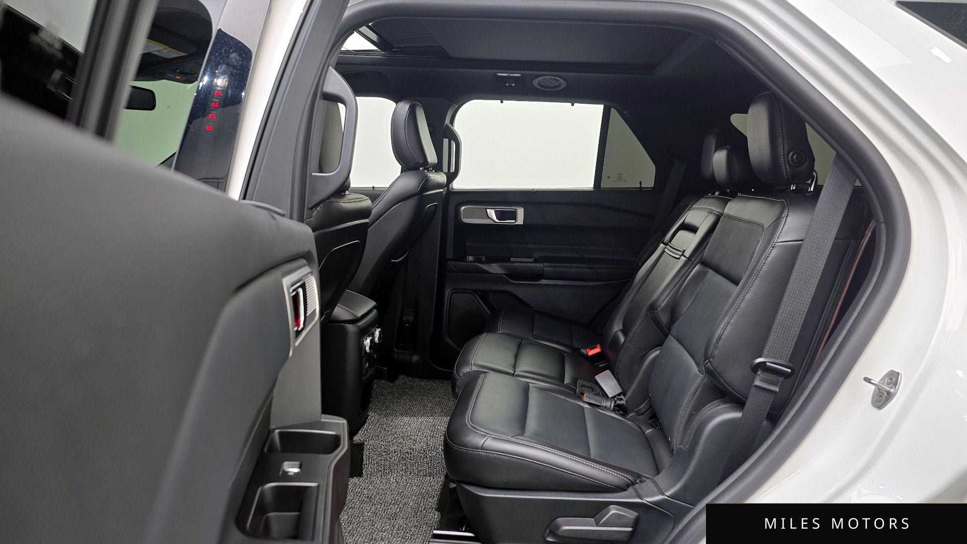 Ford Explorer 2020 — миниатюра 13