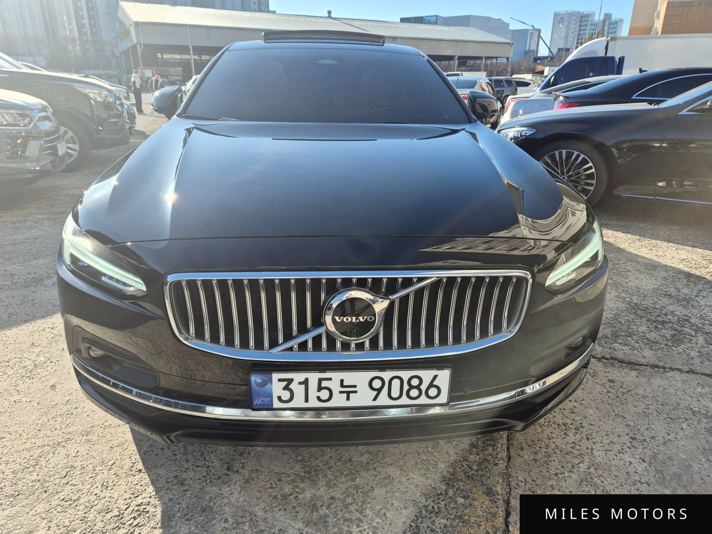 Volvo S90 2023 — фото 1 из 12