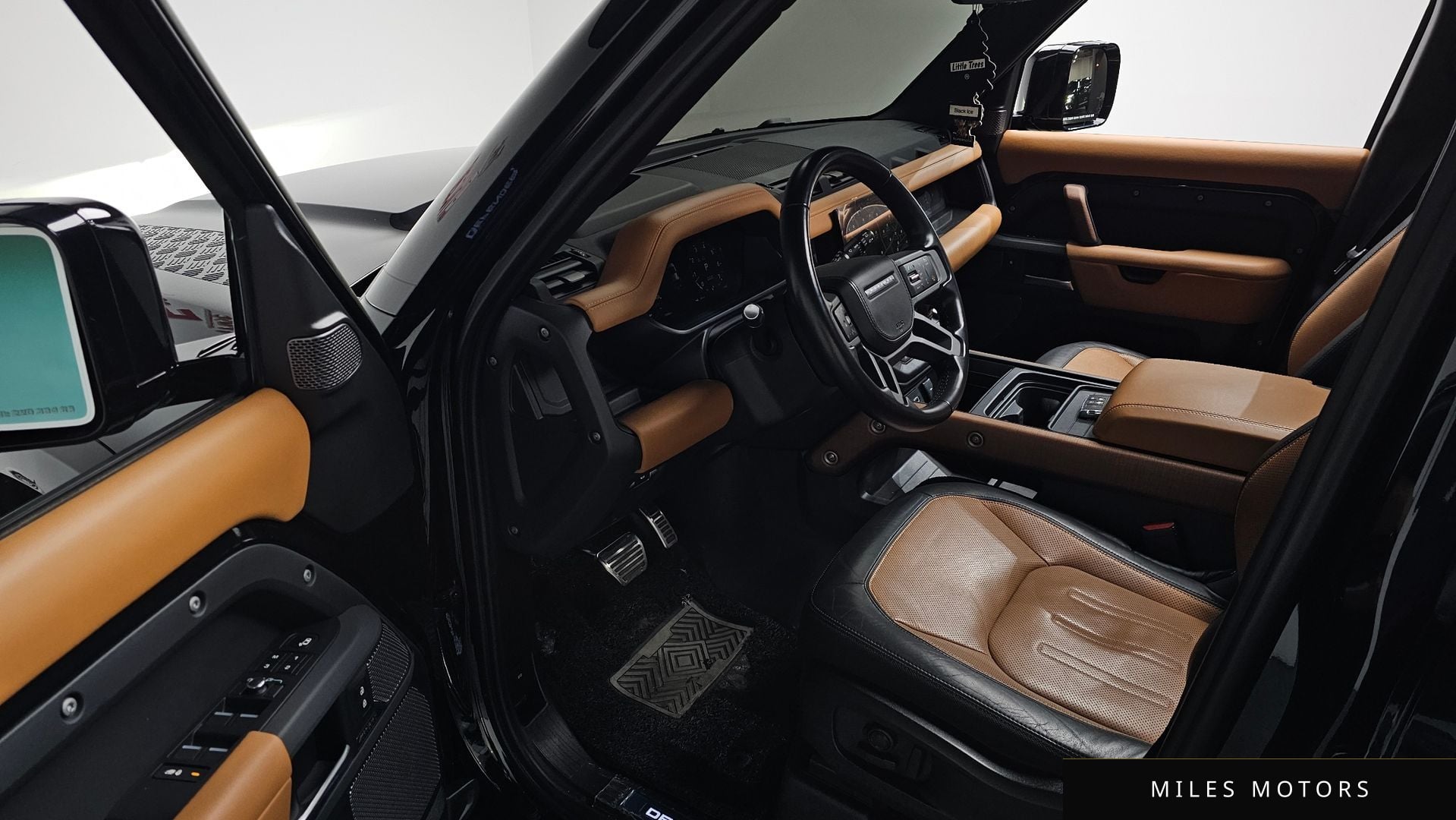 Land Rover Defender 2023 — миниатюра 11