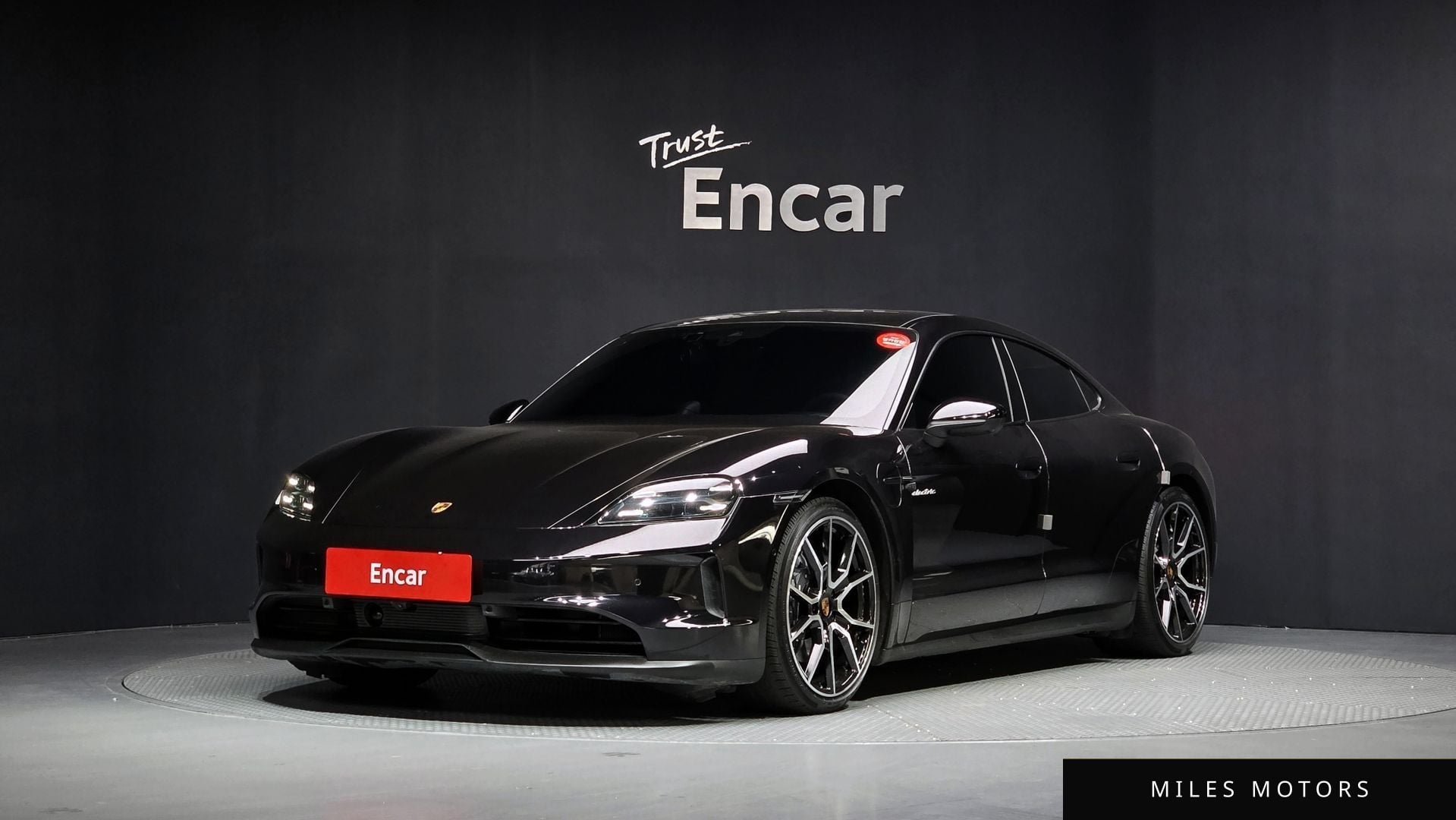 Porsche Taycan 2025 — фото 1 из 9