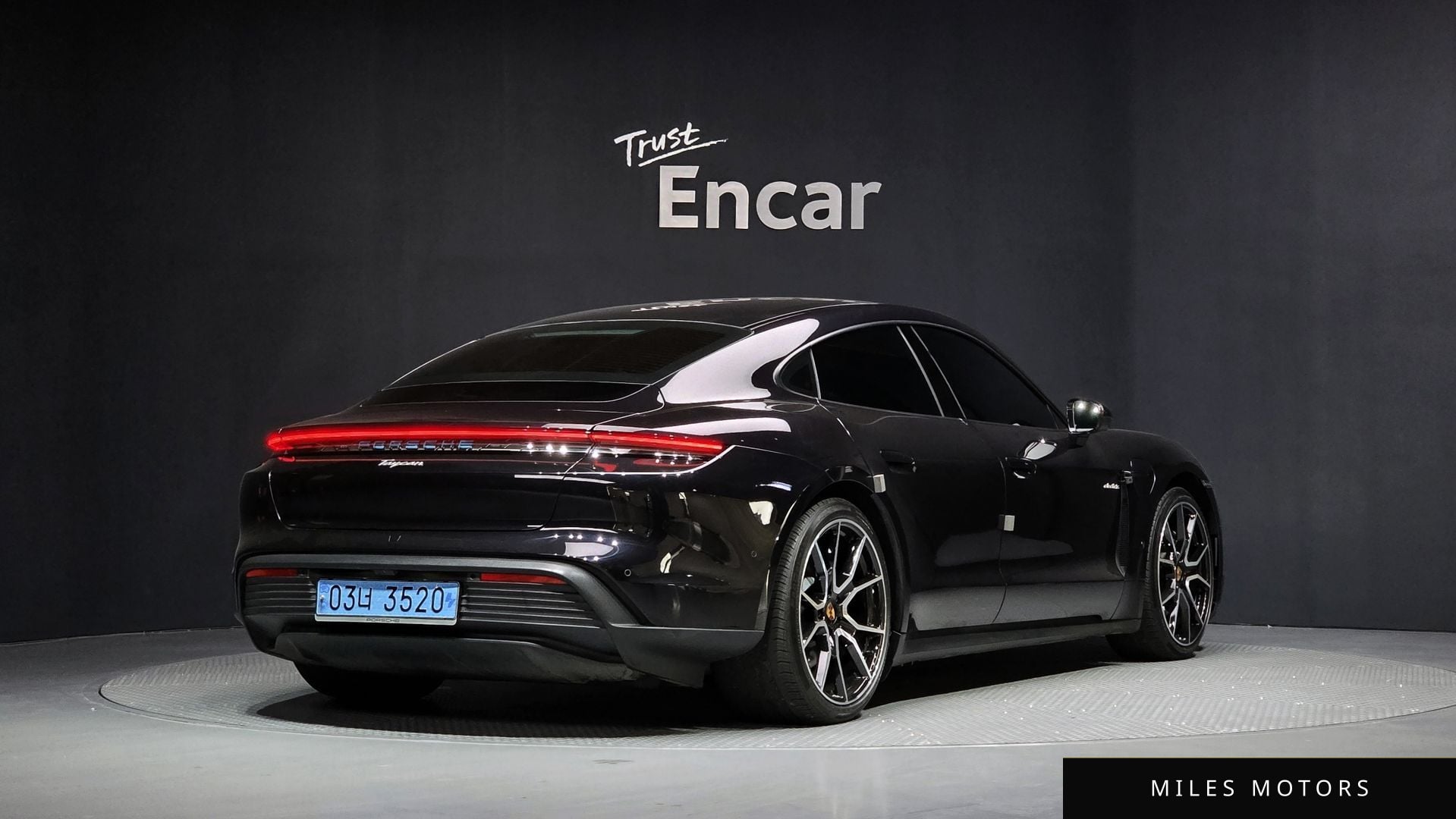 Porsche Taycan 2025 — миниатюра 2