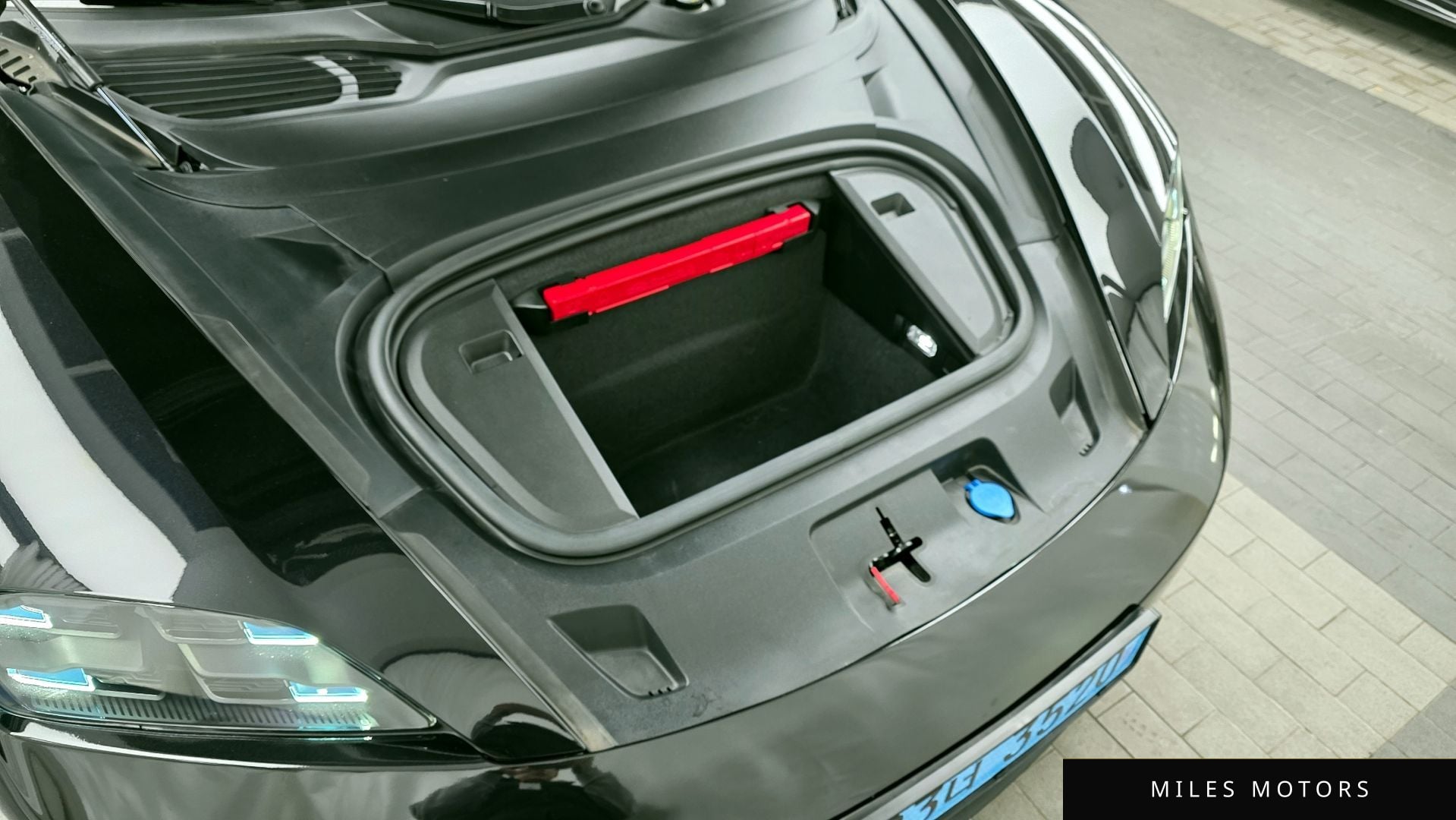 Porsche Taycan 2025 — миниатюра 6
