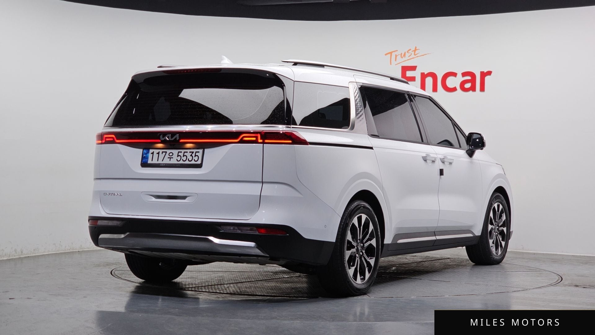 Kia Carnival 2023 — миниатюра 2