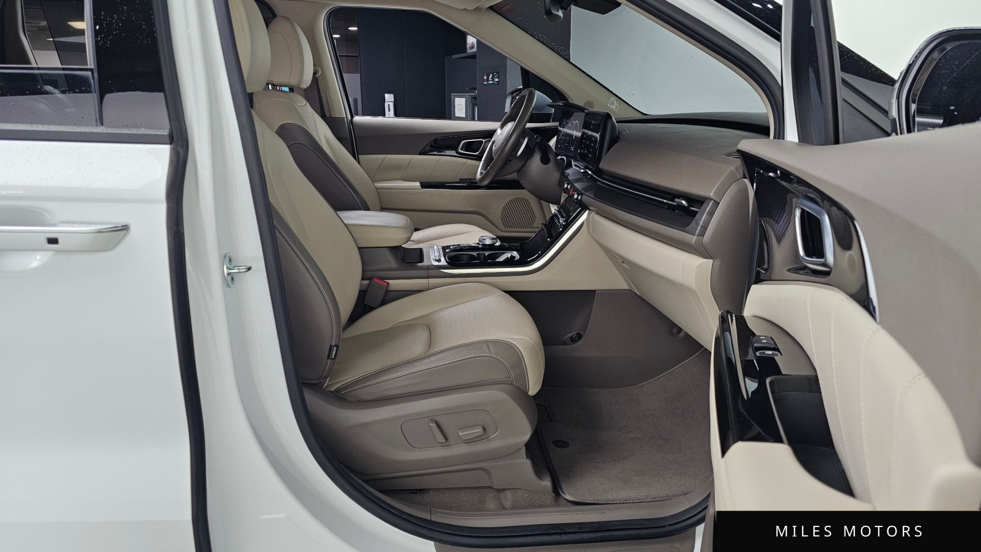 Kia Carnival 2023 — миниатюра 11
