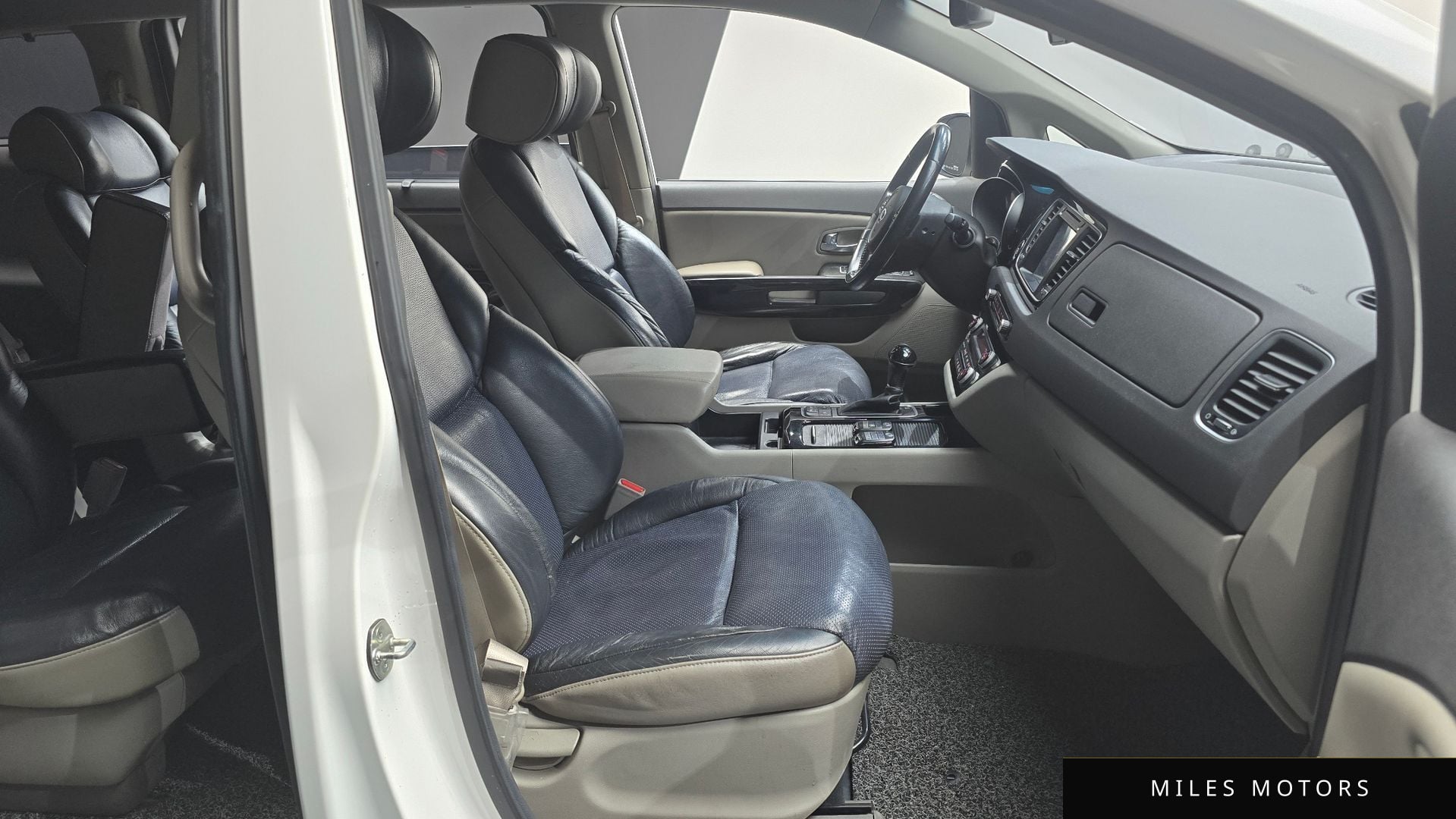 Kia Canival 2015 — миниатюра 10