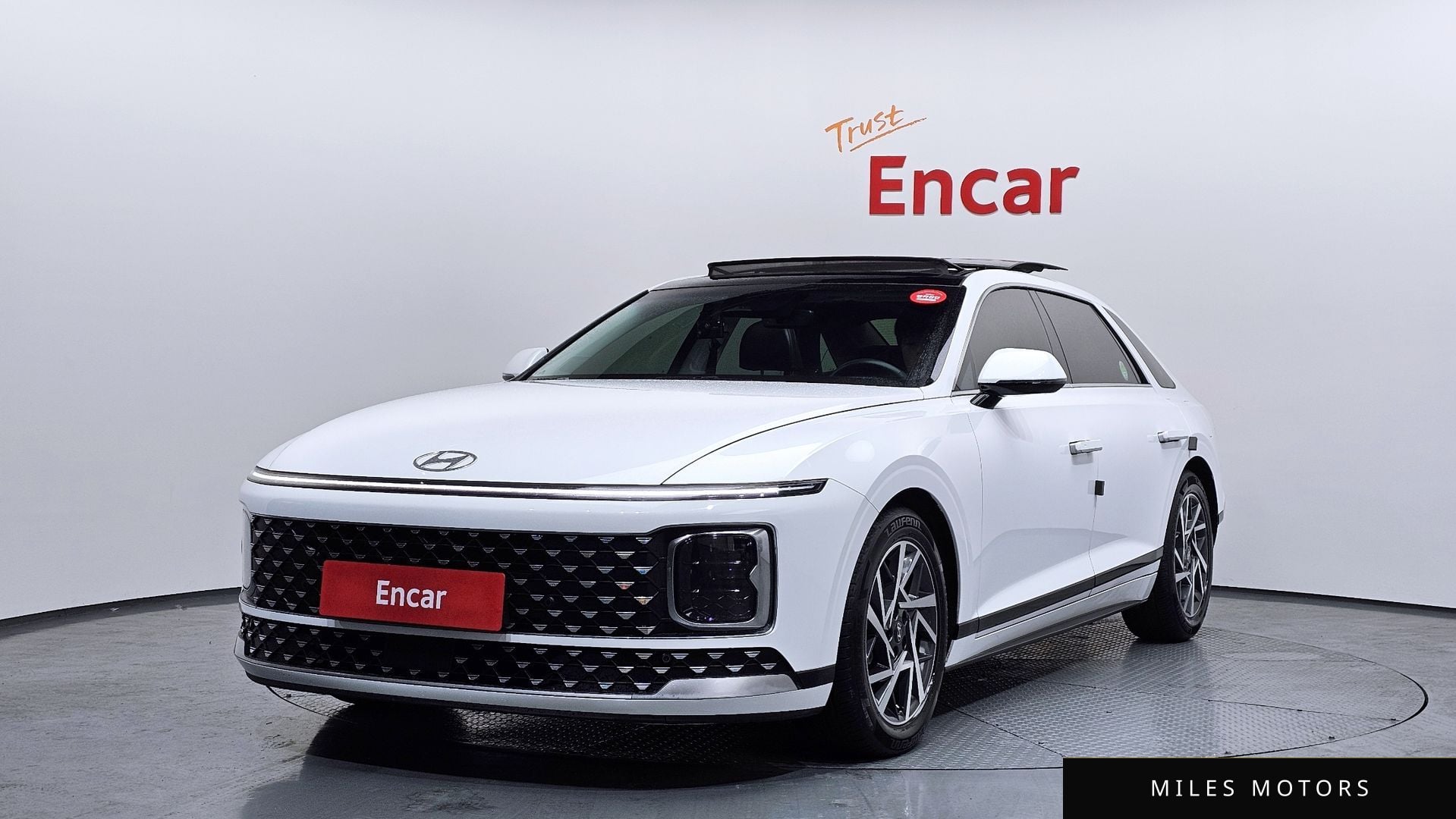 Hyundai Grandeur 2023 — фото 1 из 12