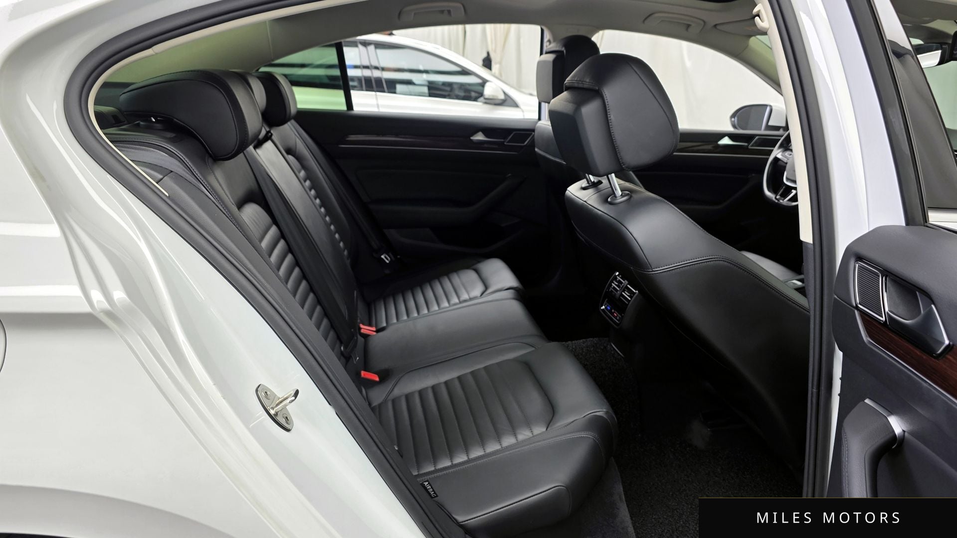Volkswagen Passat 2018 — миниатюра 12