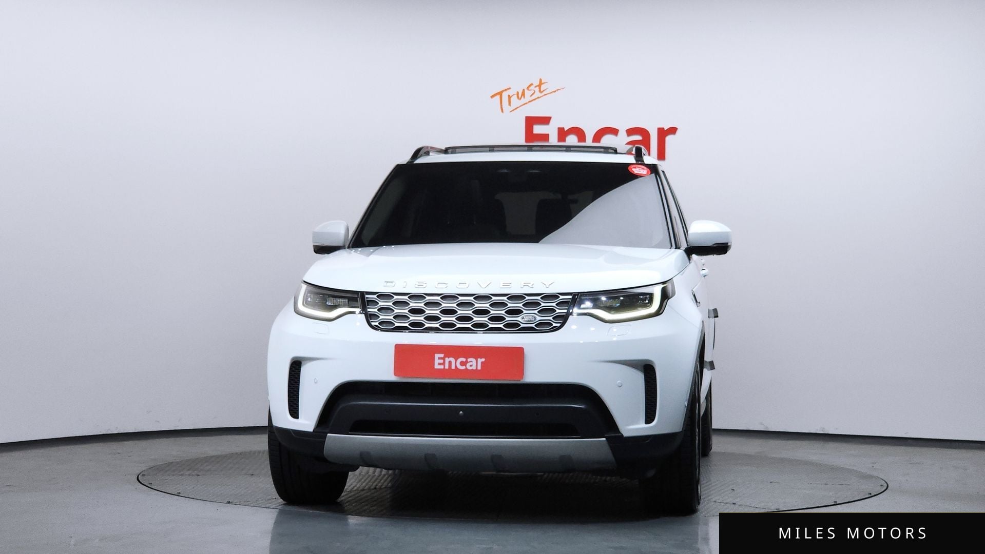 Land Rover Discovery 2023 — миниатюра 3