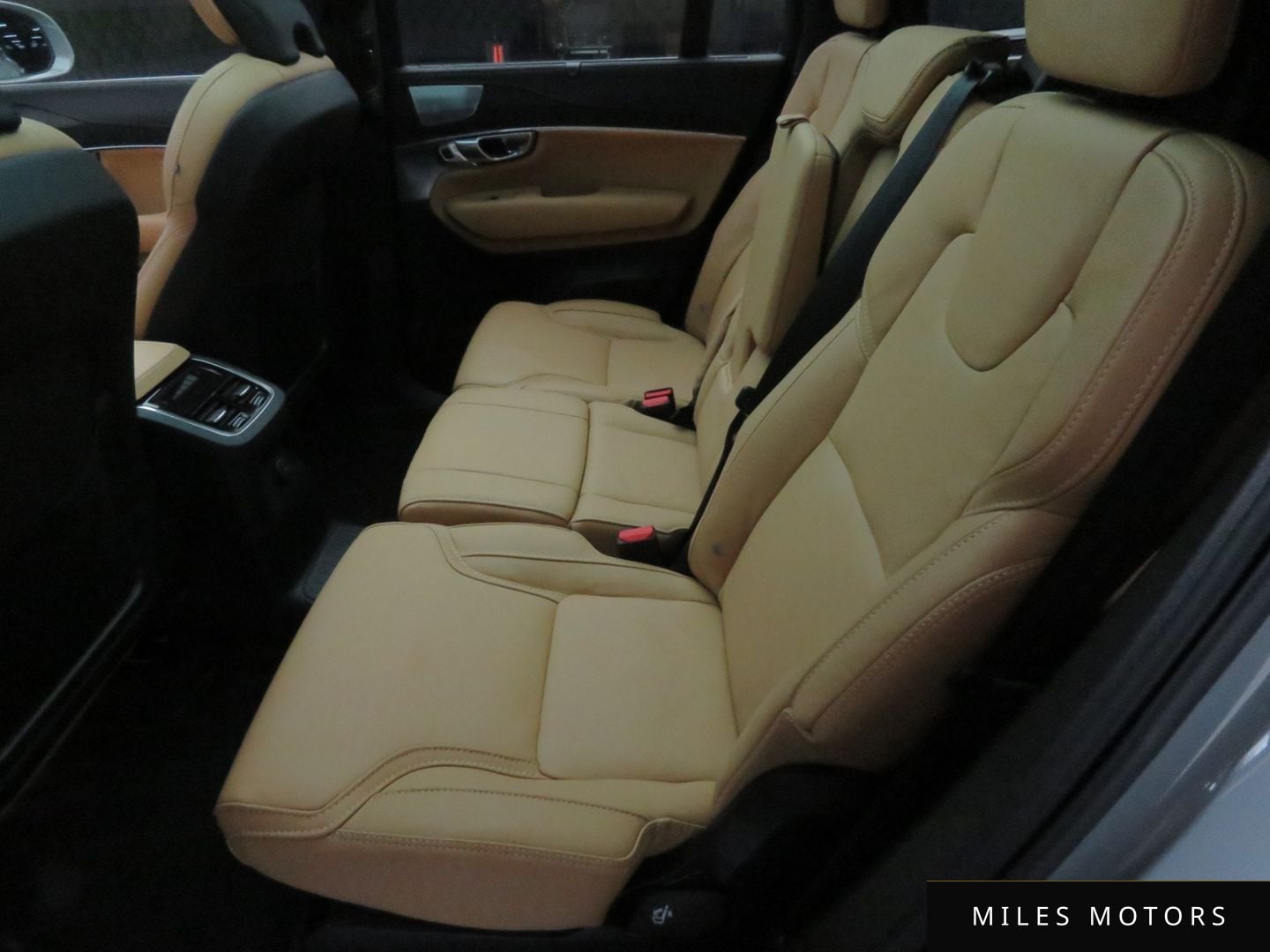 Volvo XC90 2024 — миниатюра 11
