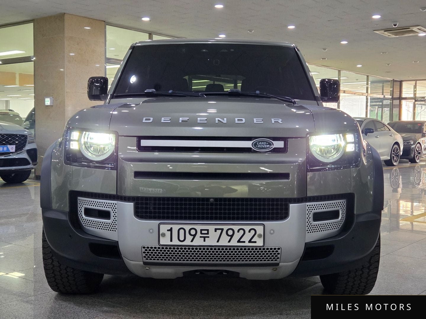 Land Rover Defender 2020 — миниатюра 2
