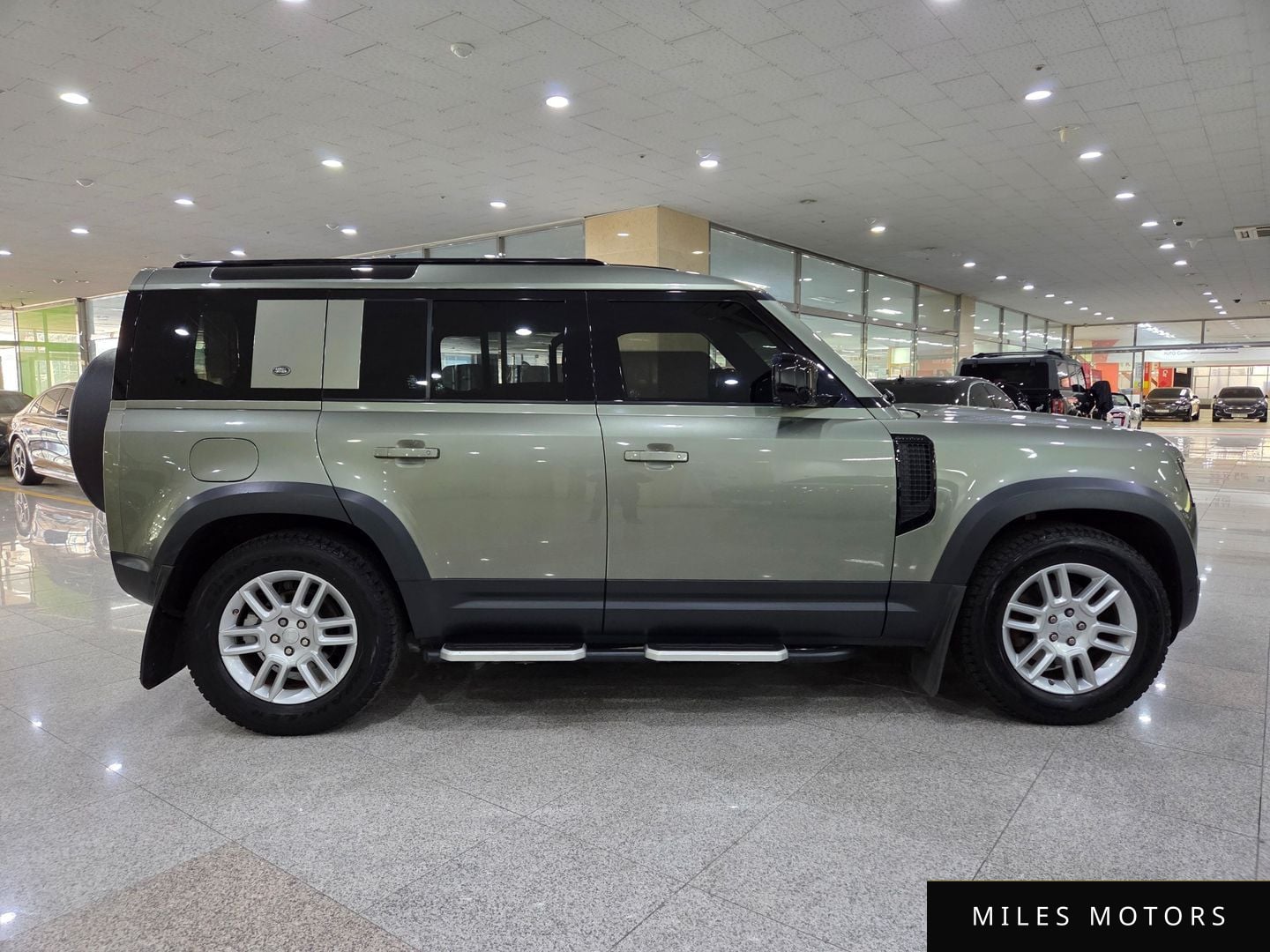 Land Rover Defender 2020 — миниатюра 5