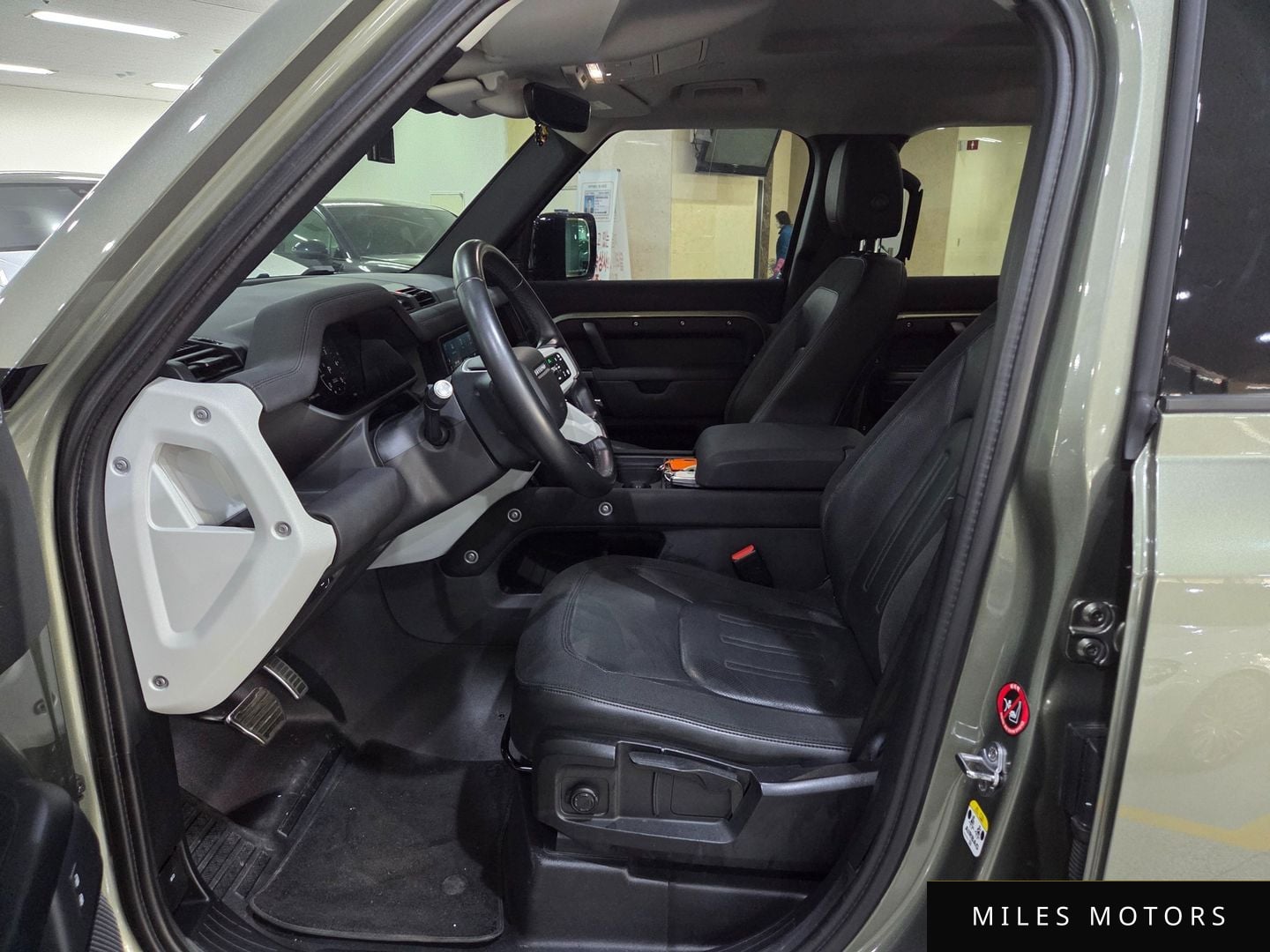 Land Rover Defender 2020 — миниатюра 6