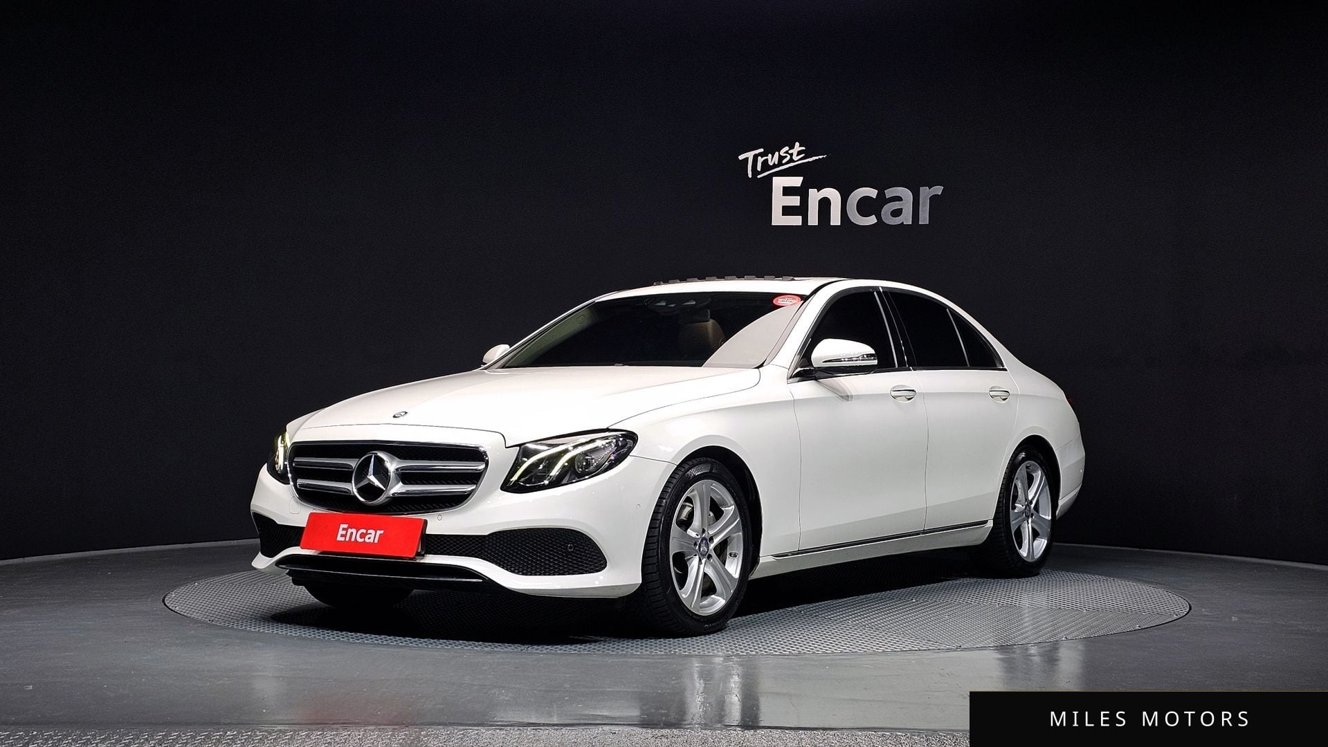 Mercedes-Benz E-Class W213 2017 — фото 1 из 12