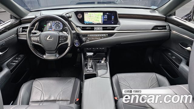Лексус ES300h 2019 — миниатюра 7