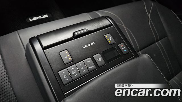 Лексус ES300h 2019 — миниатюра 19