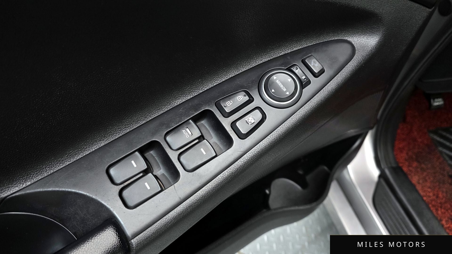 Hyundai Sonata 2012 — миниатюра 11