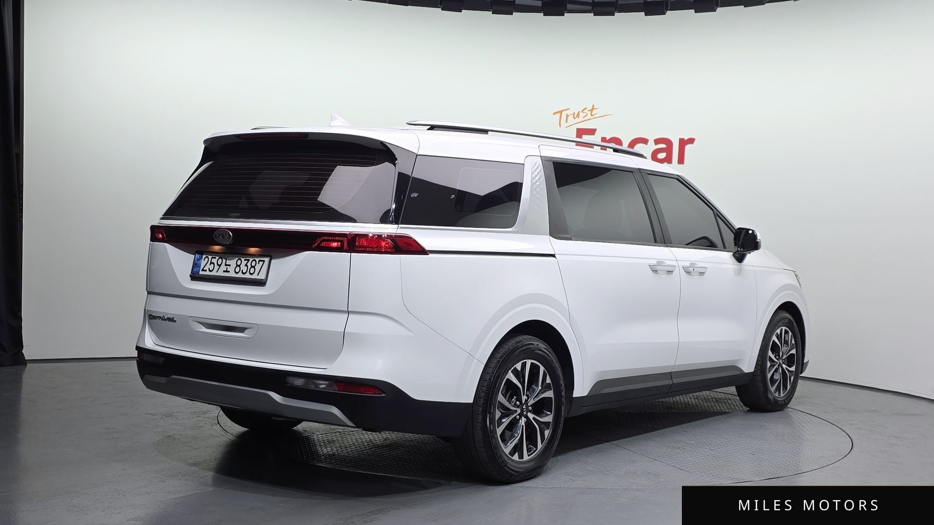 Kia Carnival 2021 — миниатюра 2