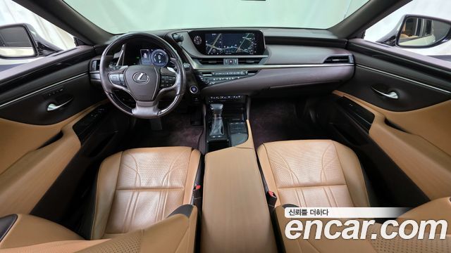 Лексус ES300h 2019 — миниатюра 7