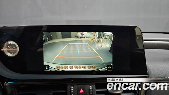 Лексус ES300h 2024 — миниатюра 13