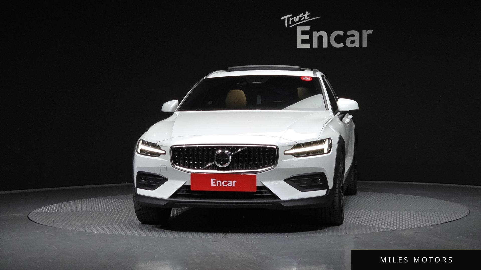 Volvo V60 2023 — миниатюра 3