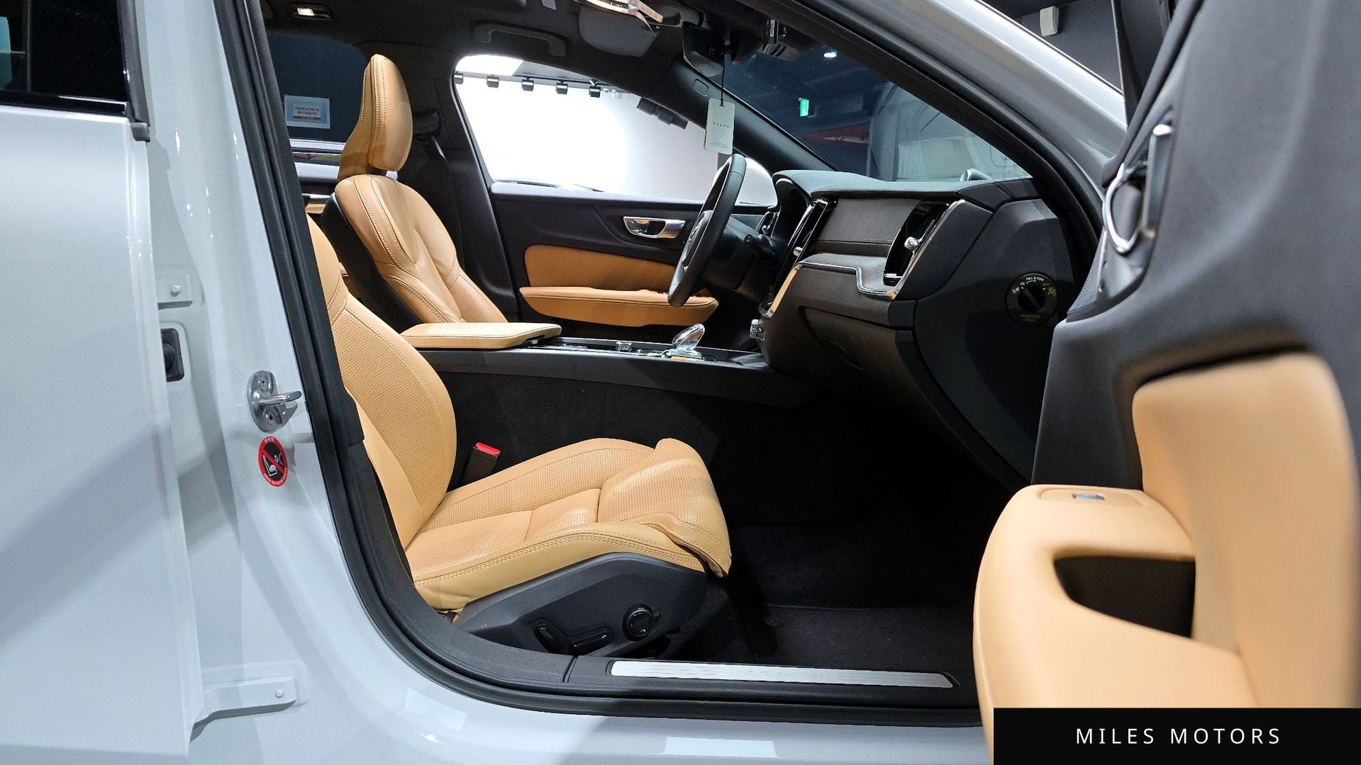 Volvo V60 2023 — миниатюра 11