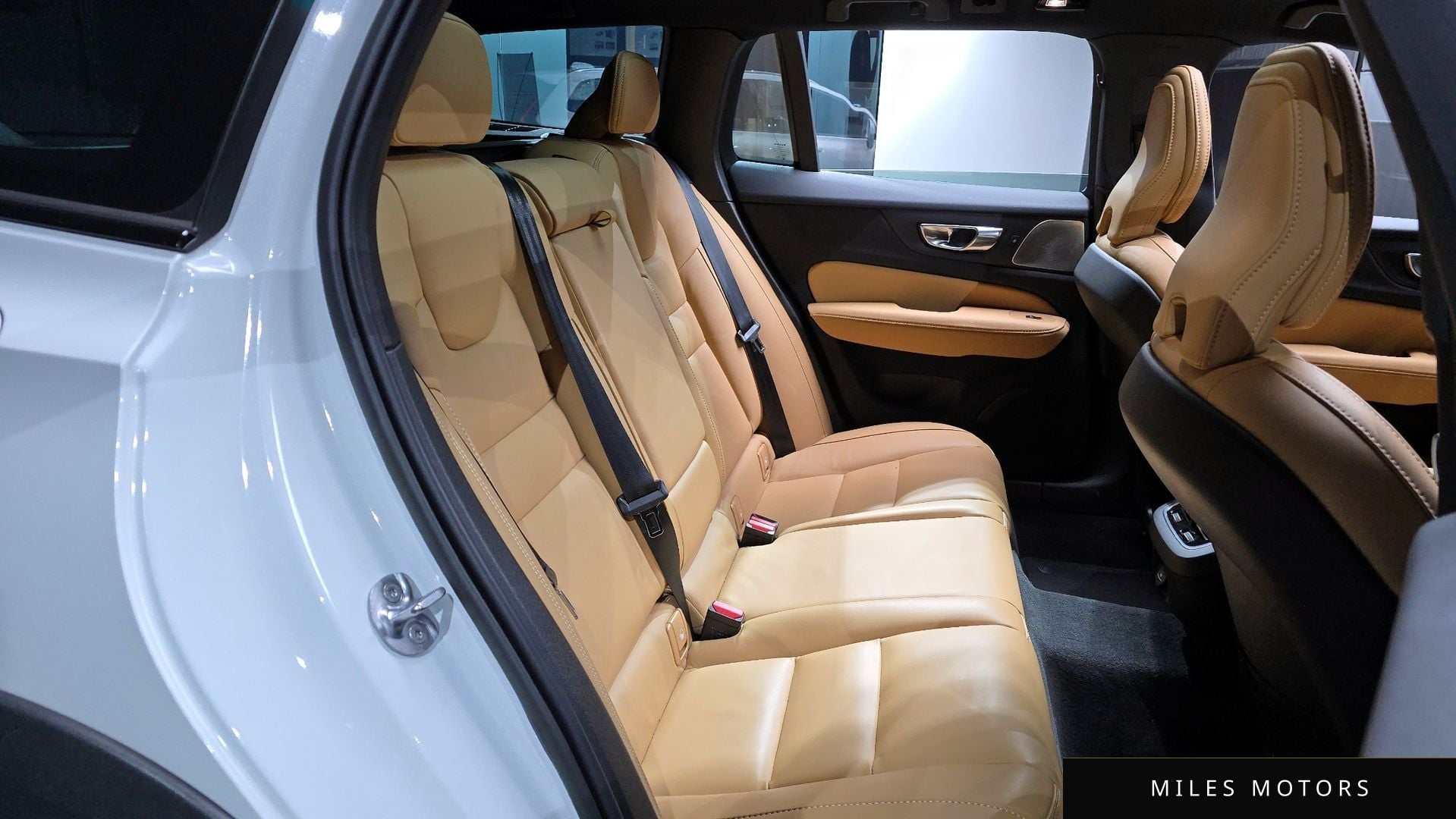 Volvo V60 2023 — миниатюра 12