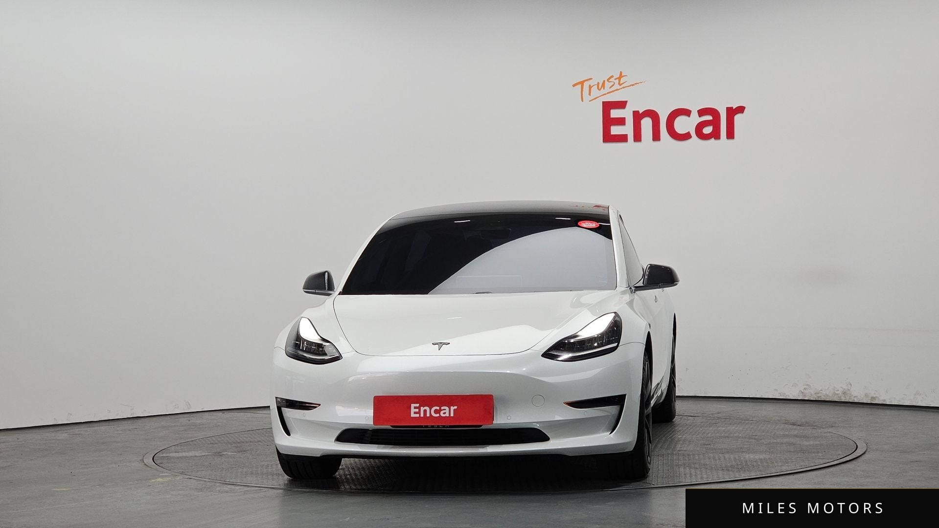 Tesla Model 3 2020 — миниатюра 3