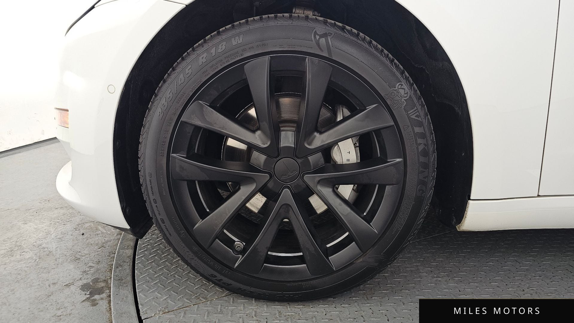 Tesla Model 3 2020 — миниатюра 5