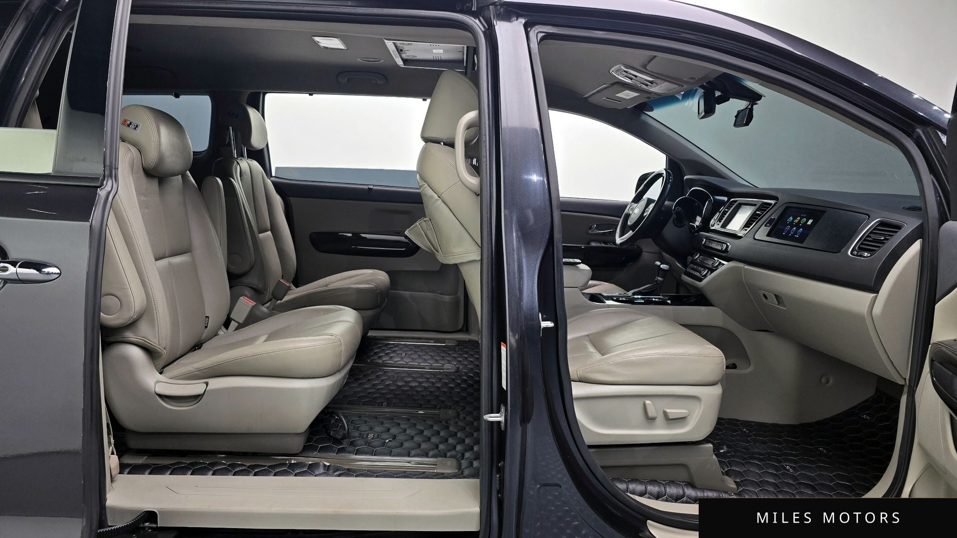 Kia Canival 2019 — миниатюра 10
