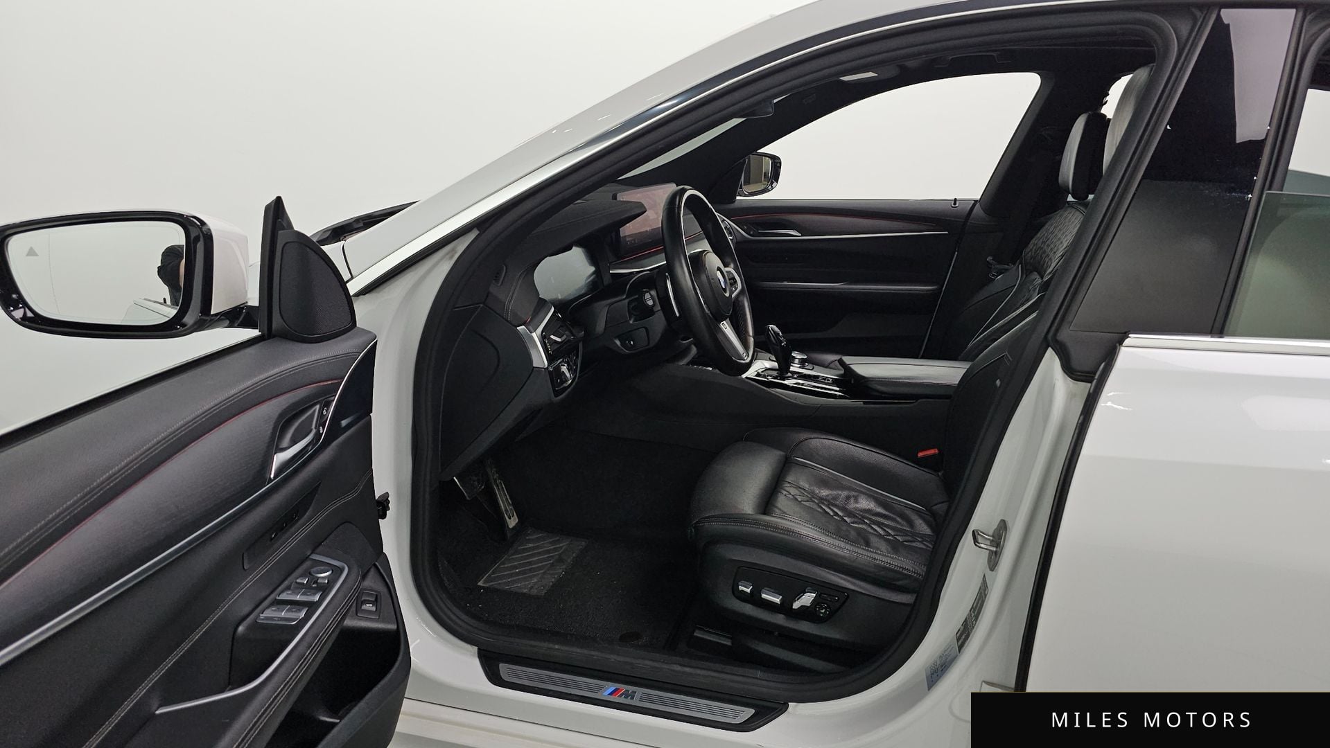 BMW 6 Series GT (G32) 2022 — миниатюра 10