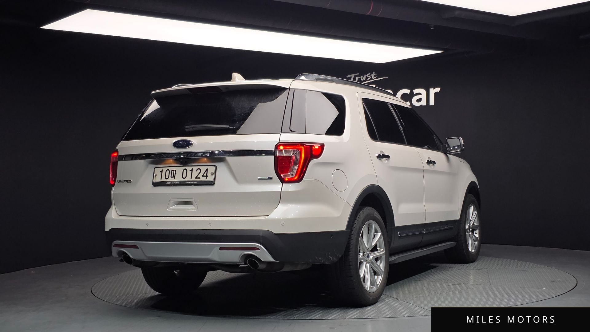 Ford Explorer 2017 — миниатюра 2