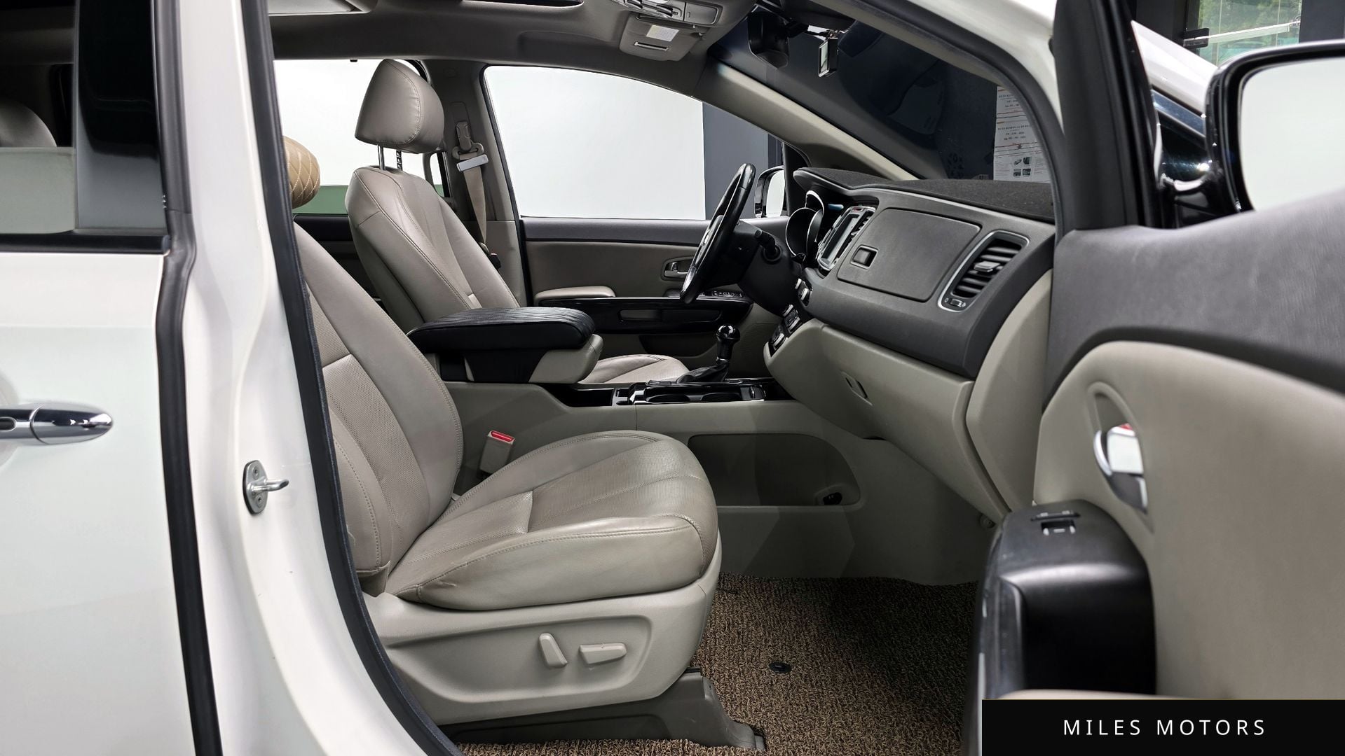 Kia Canival 2015 — миниатюра 10