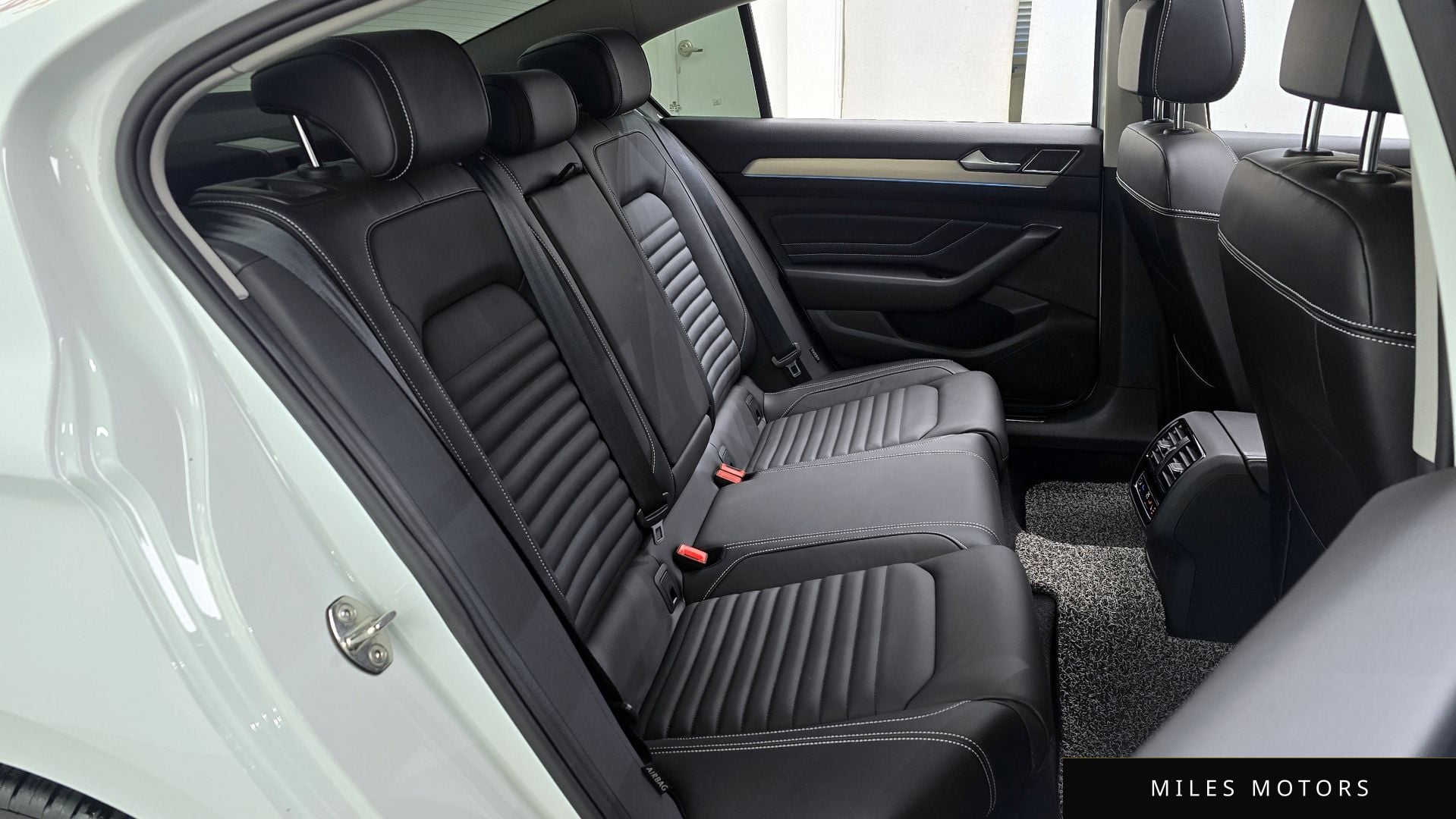 Volkswagen Passat 2022 — миниатюра 12
